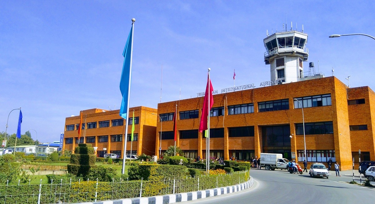 विमानस्थल सरसफाइमा जुट्दै शर्मा