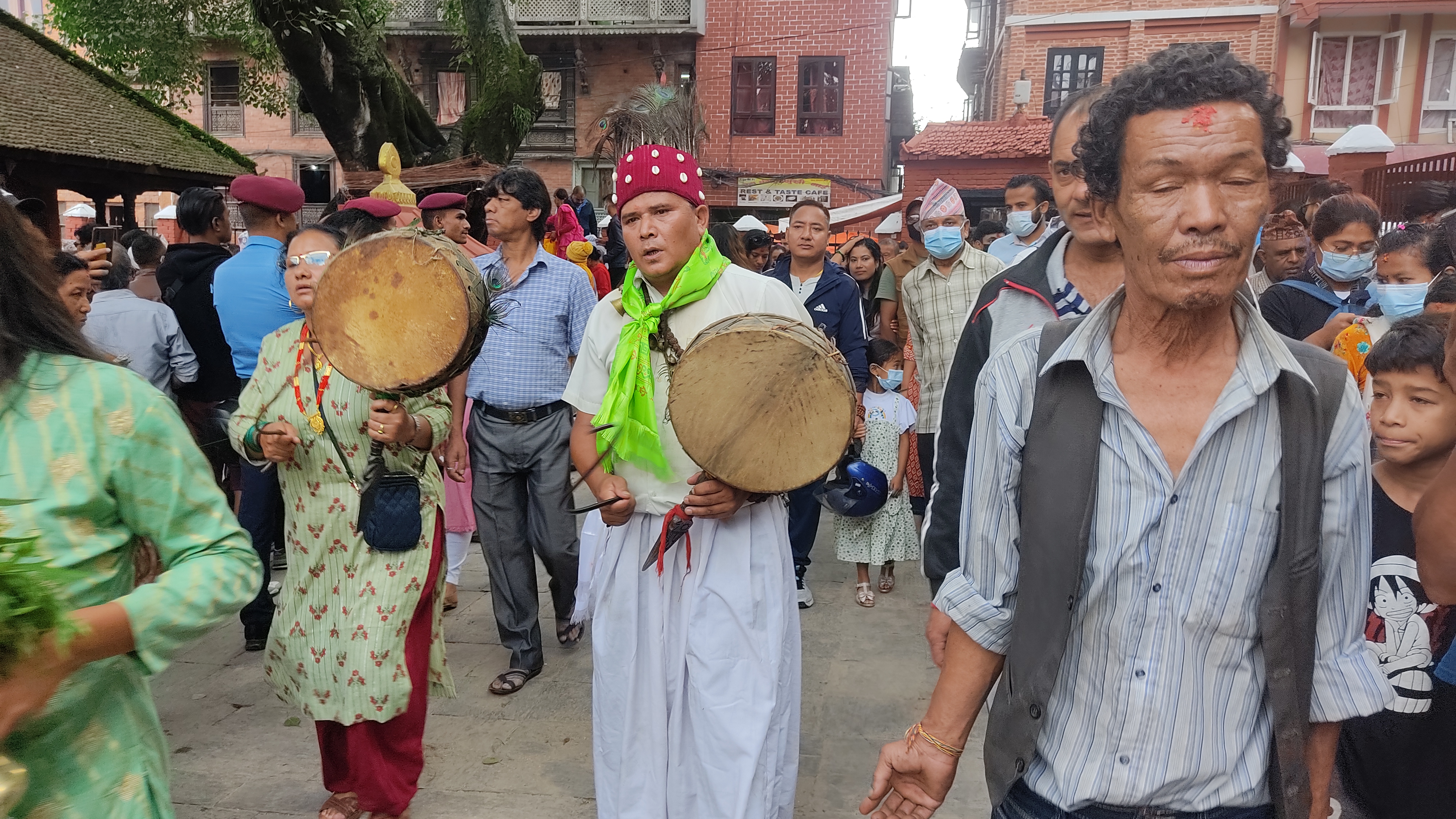 जनै पूर्णिमामा कुम्भेश्वर मन्दिरमा ड्याङ्ग्रे नाच