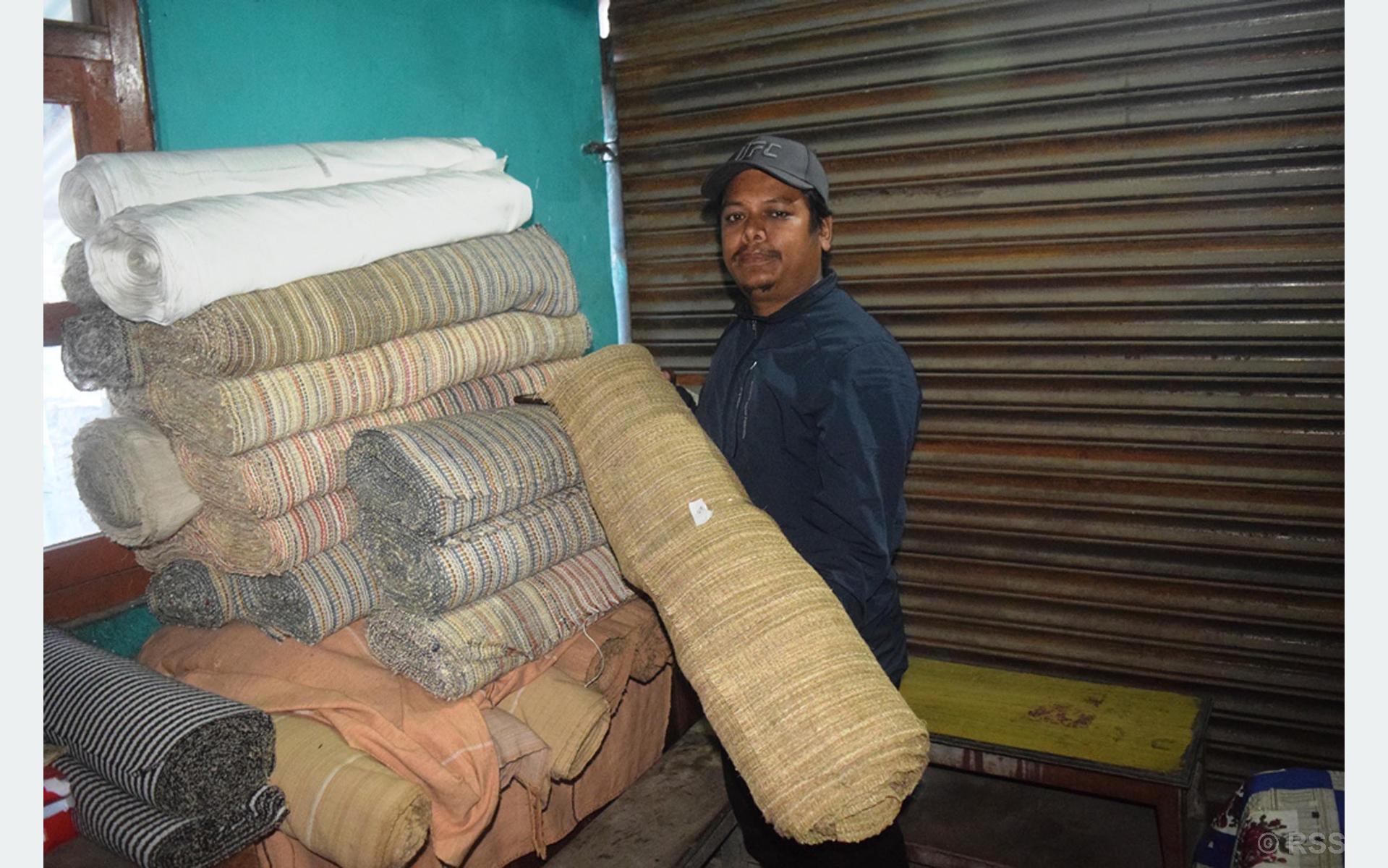 अल्लोबाट उत्पादित कपडा