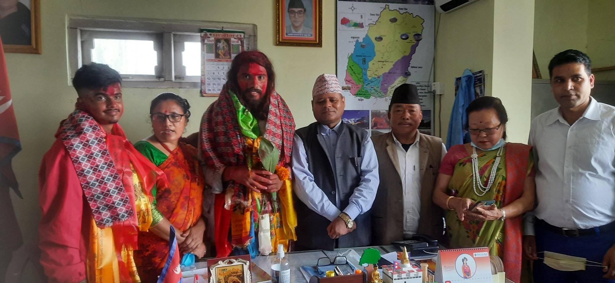 कमेडी च्याम्पियनका फाइनलिष्ट भरतमणिलाई गृह जिल्ला ताप्लेजुङमा भव्य स्वागत