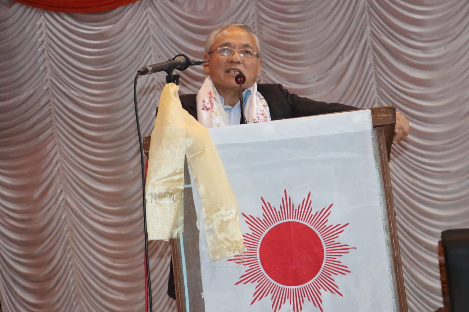 कमफटेवल सरकारले देशको अस्मिता र लोकतन्त्रलाई बन्धकी राखेको छ : बादल