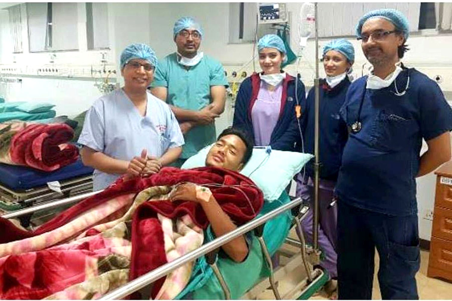 फुटबल खेलाडी विक्रम लामाको सफलतापूर्वक शल्यक्रिया, विमलको समय लाग्ने