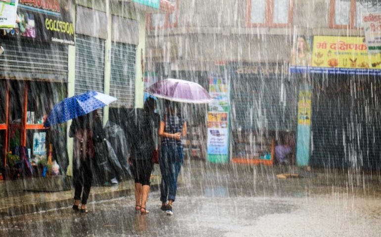 चट्याङसहित भारी वर्षा, सतर्क रहन आग्रह