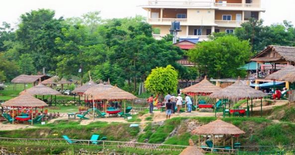 लकडाउन खुले पनि दशैँअघि चितवन सौराहाका होटल नखुल्ने