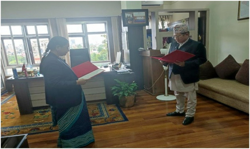 लुम्बिनी विकास बैंकका नवनियुक्त अध्यक्षले गरे सपथ ग्रहण