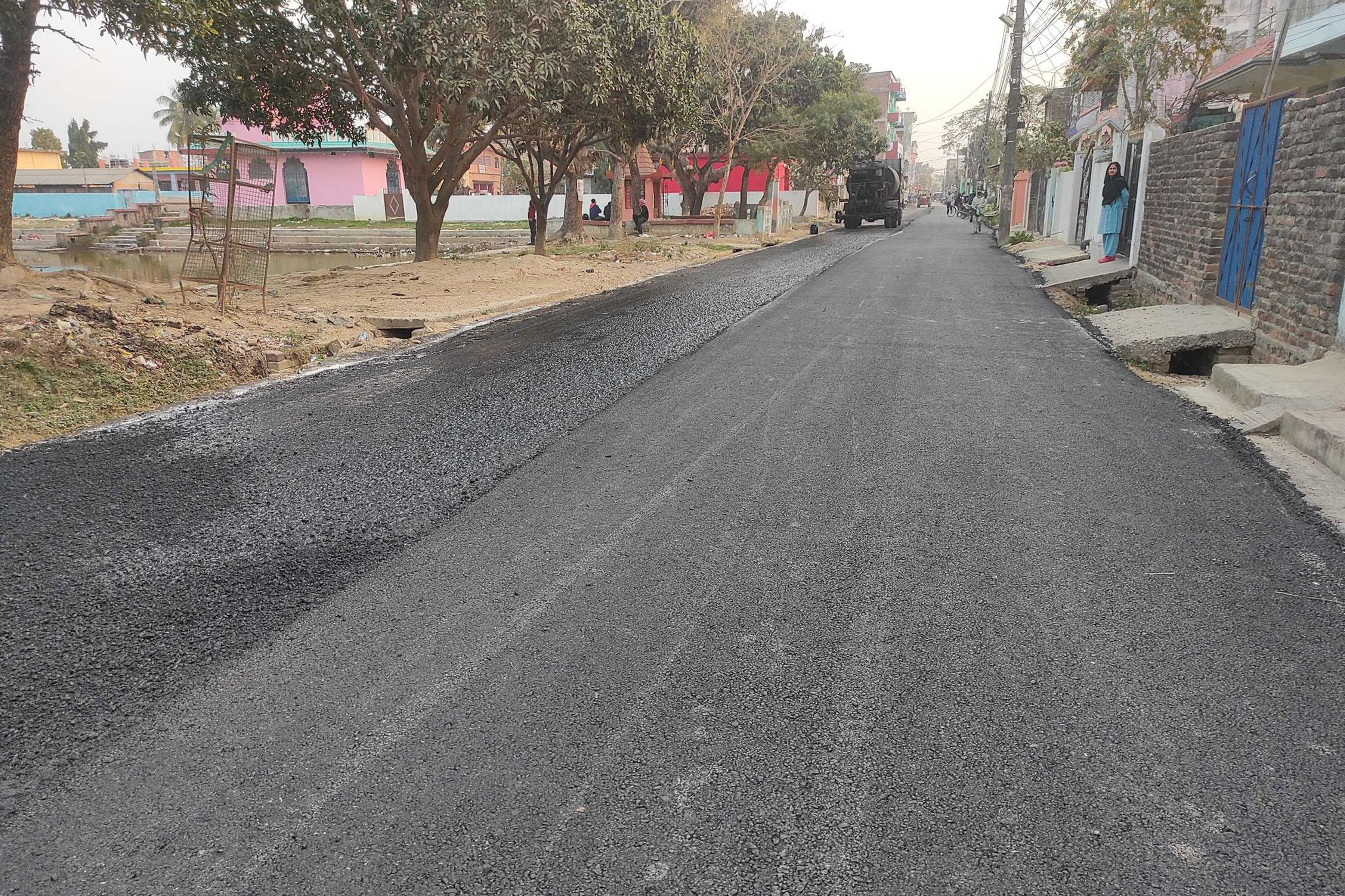 कालोपत्रे गरिएको सडक