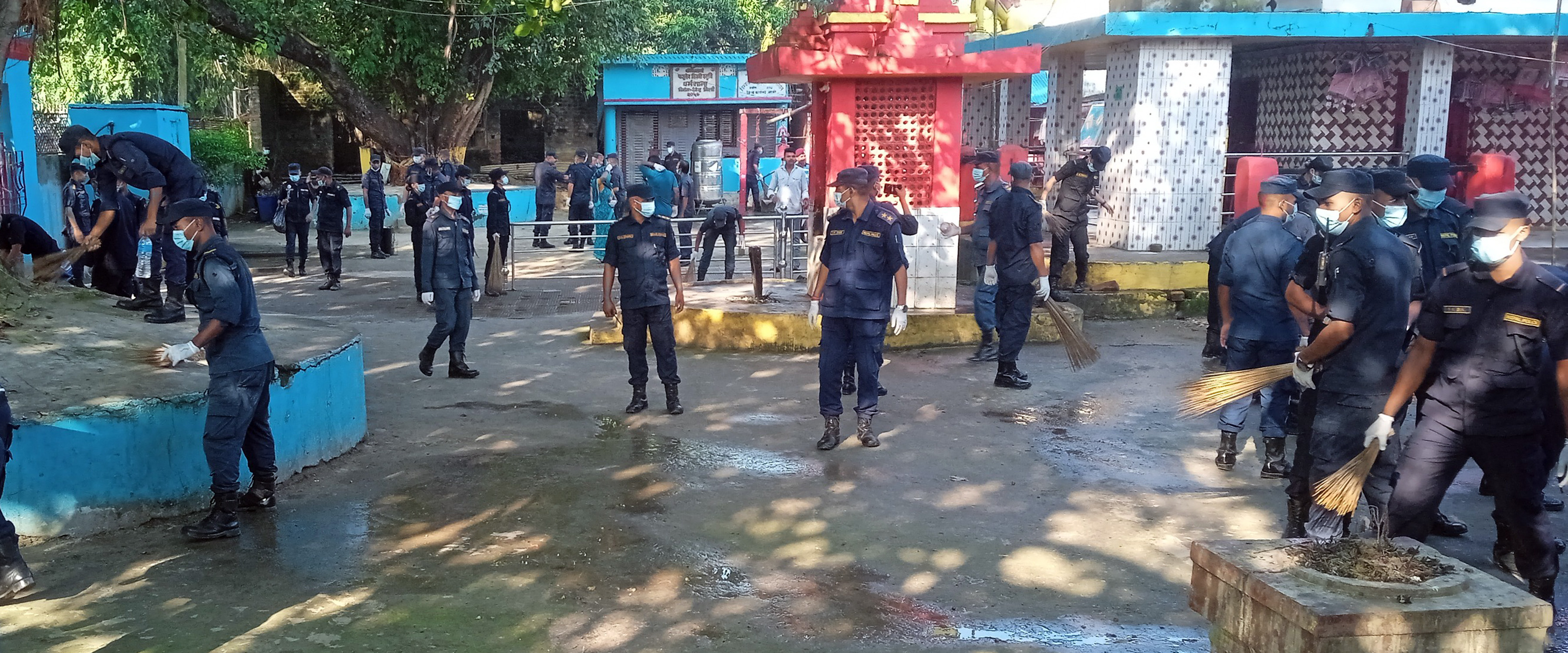 भगवती मन्दिर परिसर सरसफाइ
