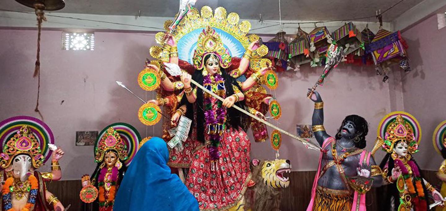 दशैंको अवसरमा माटोबाट निर्माण गरेको देवताको मुर्ति
