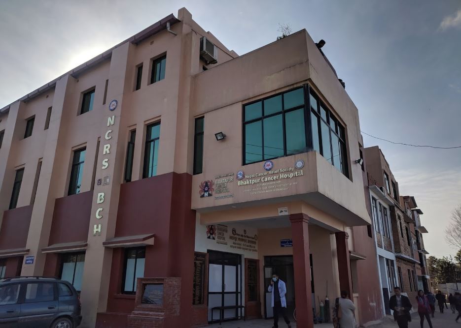 भक्तपुर क्यान्सर अस्पत्तालमा भ्रष्टाचार, व्यवस्थापन हत्याउन अस्पतालमै कुटाकुट
