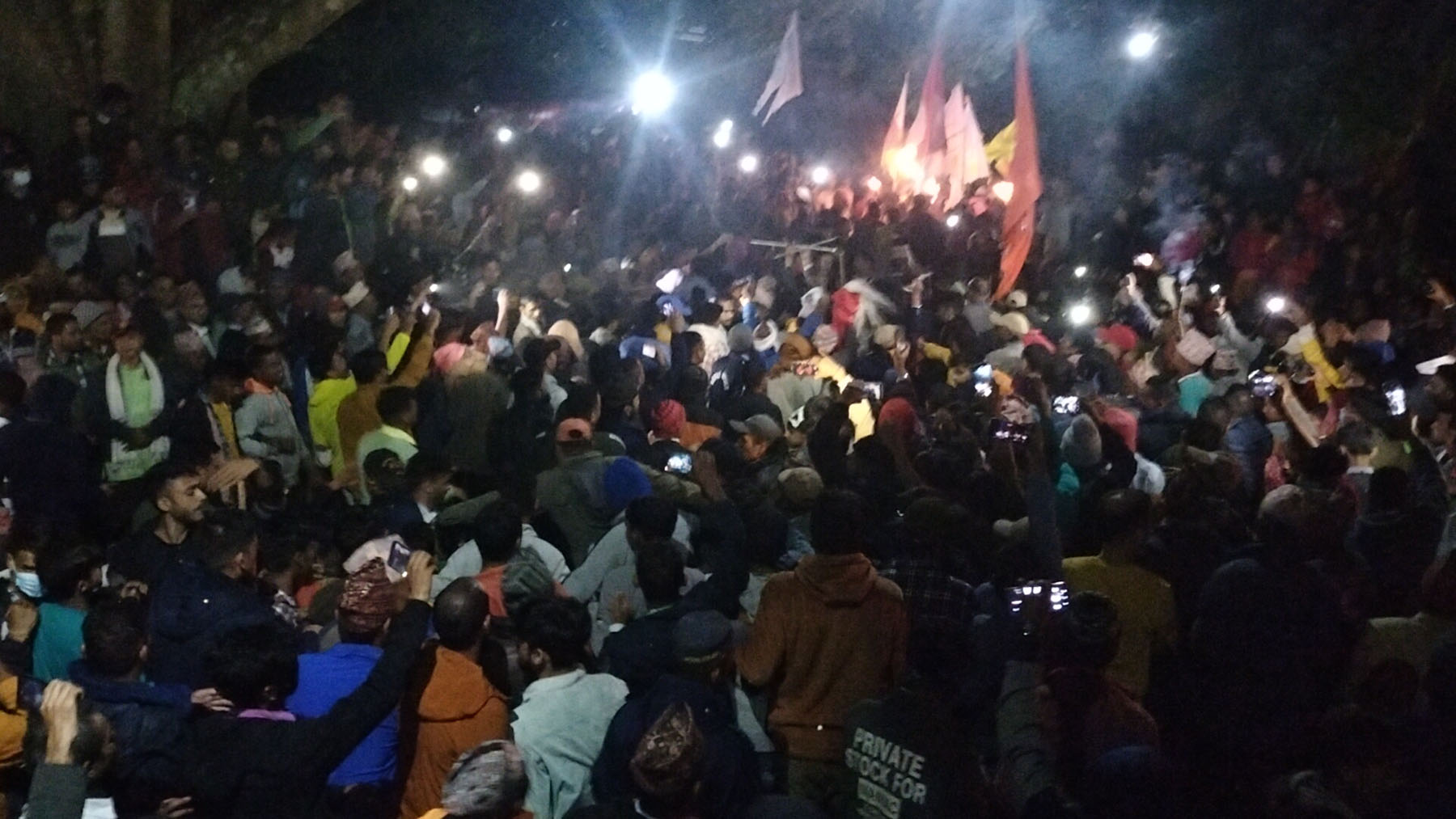 जात्रामा सहभागी दर्शनार्थी