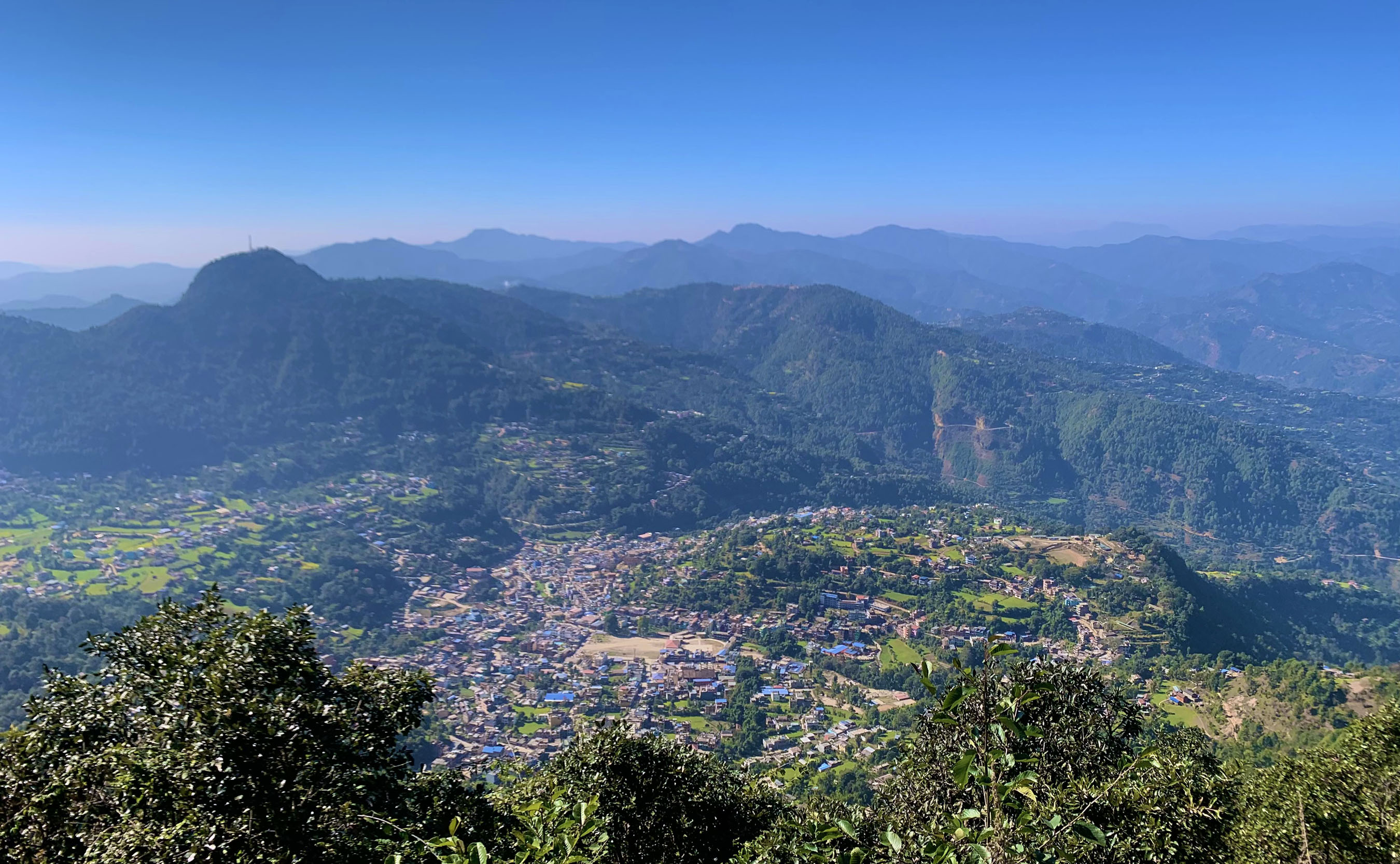 तम्घास बजारको रमणीय दृश्य