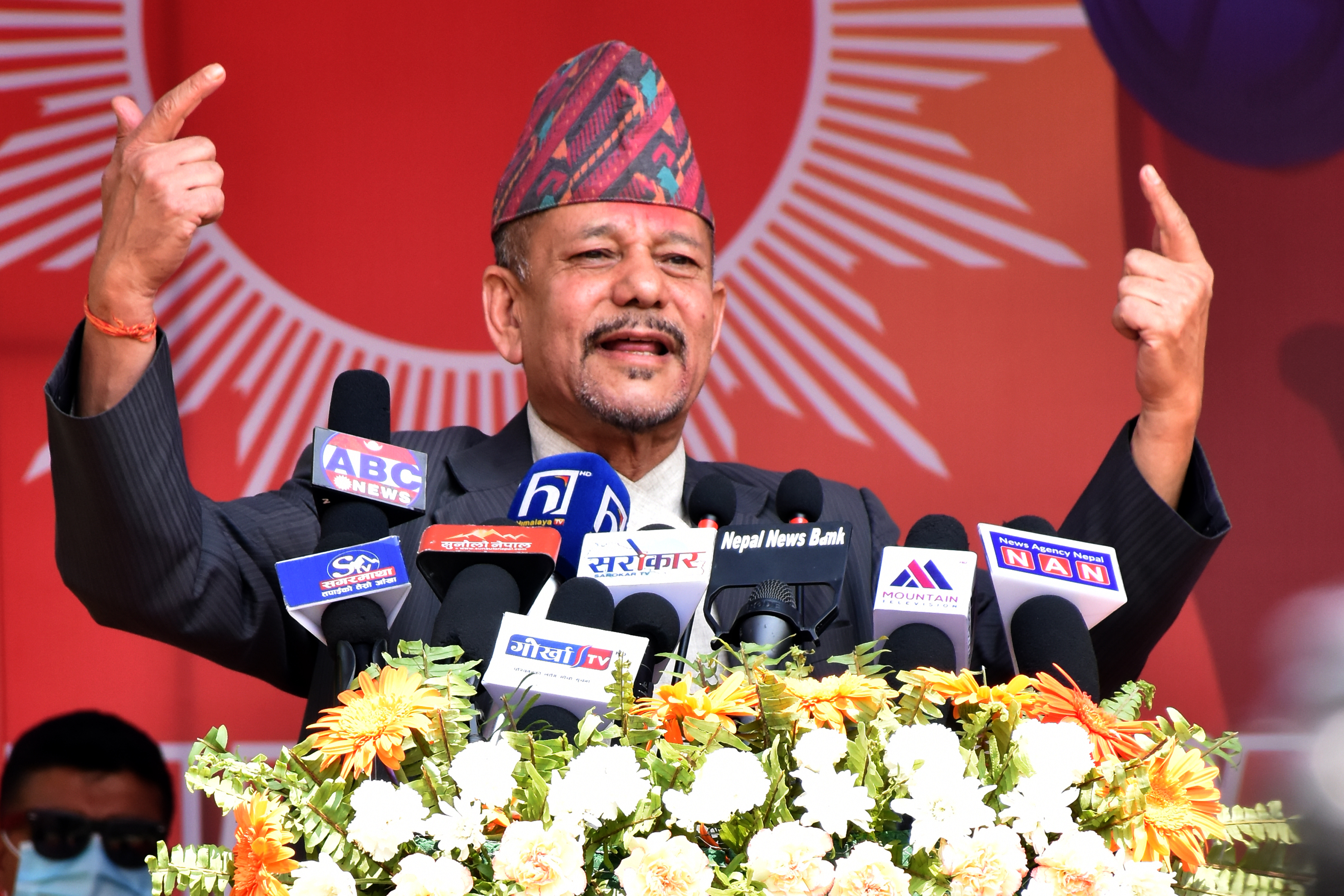 केशव स्थापितले आयोगमा ४ घन्टाभित्र स्पष्टीकरण पेस गर्नु पर्ने