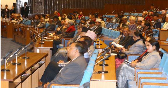 संसदमा प्रधानमन्त्री ओलीलाई प्रतिपक्षको प्रश्नैप्रश्न :जाडोमा कर्णालीमा कति जोर कपडा पठाउनुभयो ?