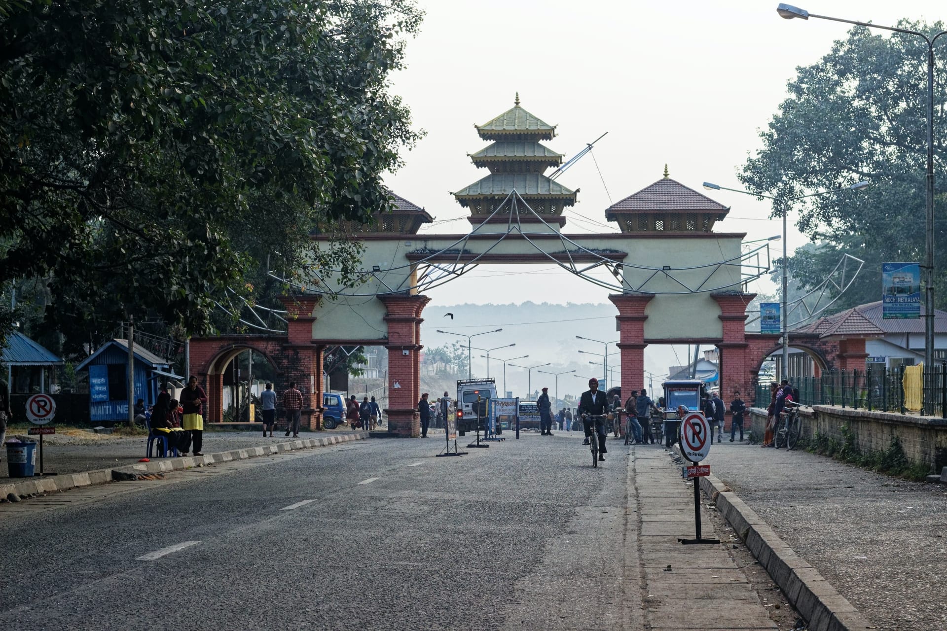 भारतसँगका सीमा नाका नखुल्दा व्यवसायी सङ्कटमा