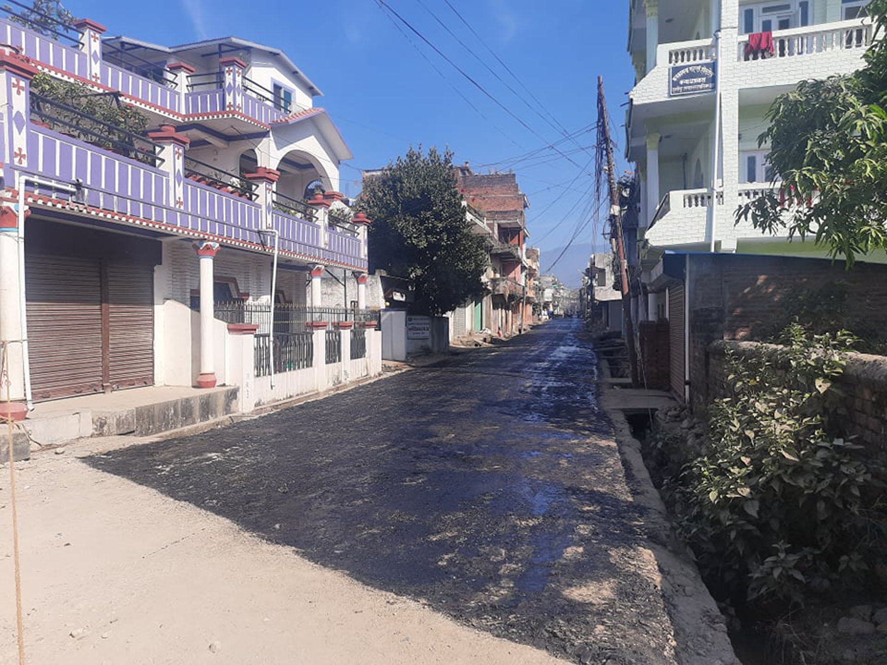 सडक कालोपत्रे हुँदै