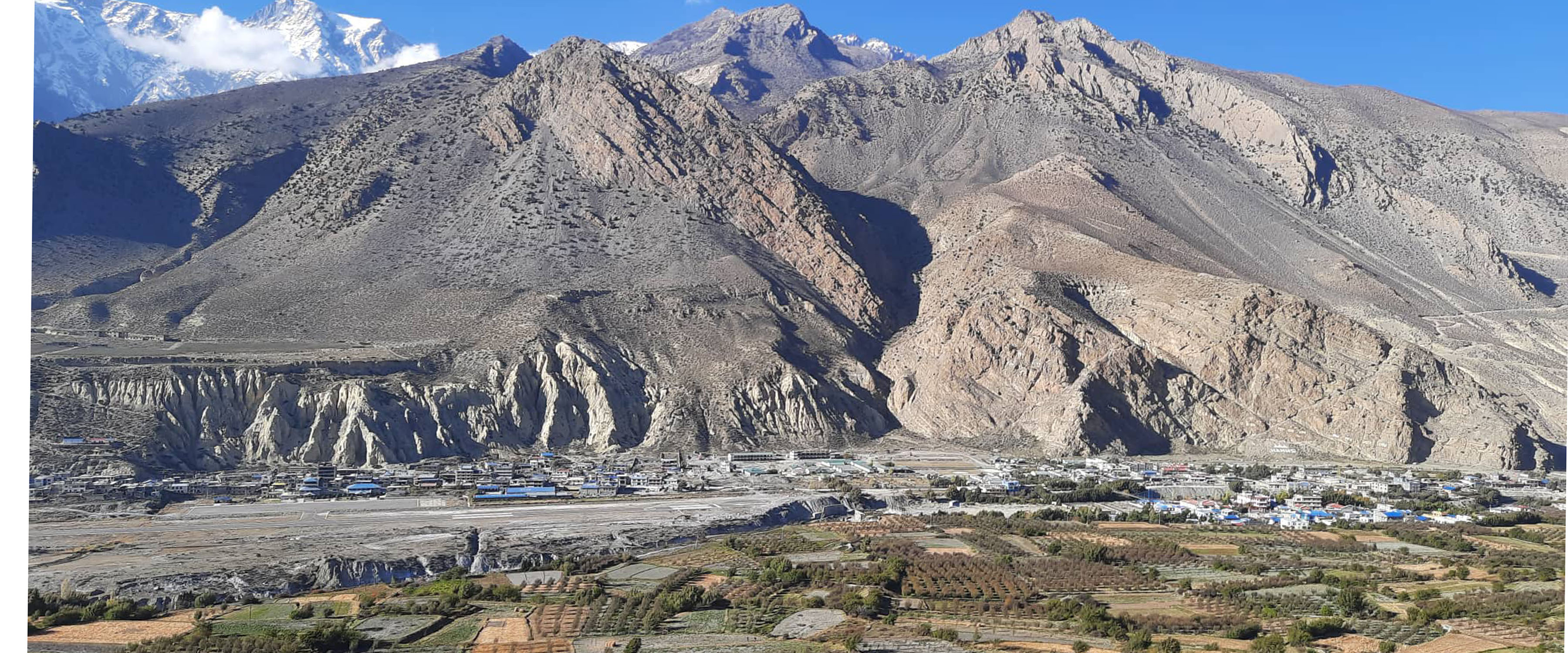 ठिनीबाट देखिएको जोमसोम