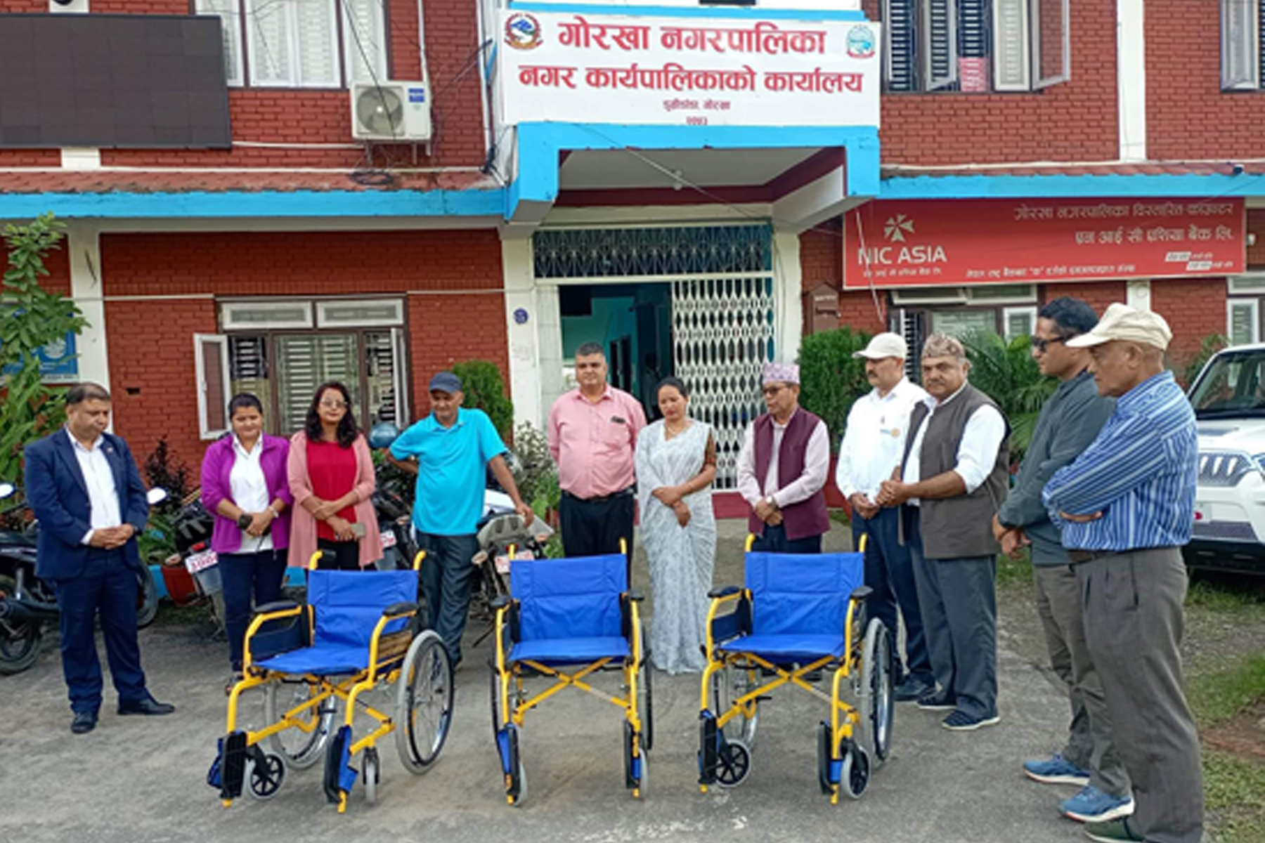 नगरपालिकालाई ह्वीलचेयर प्रदान