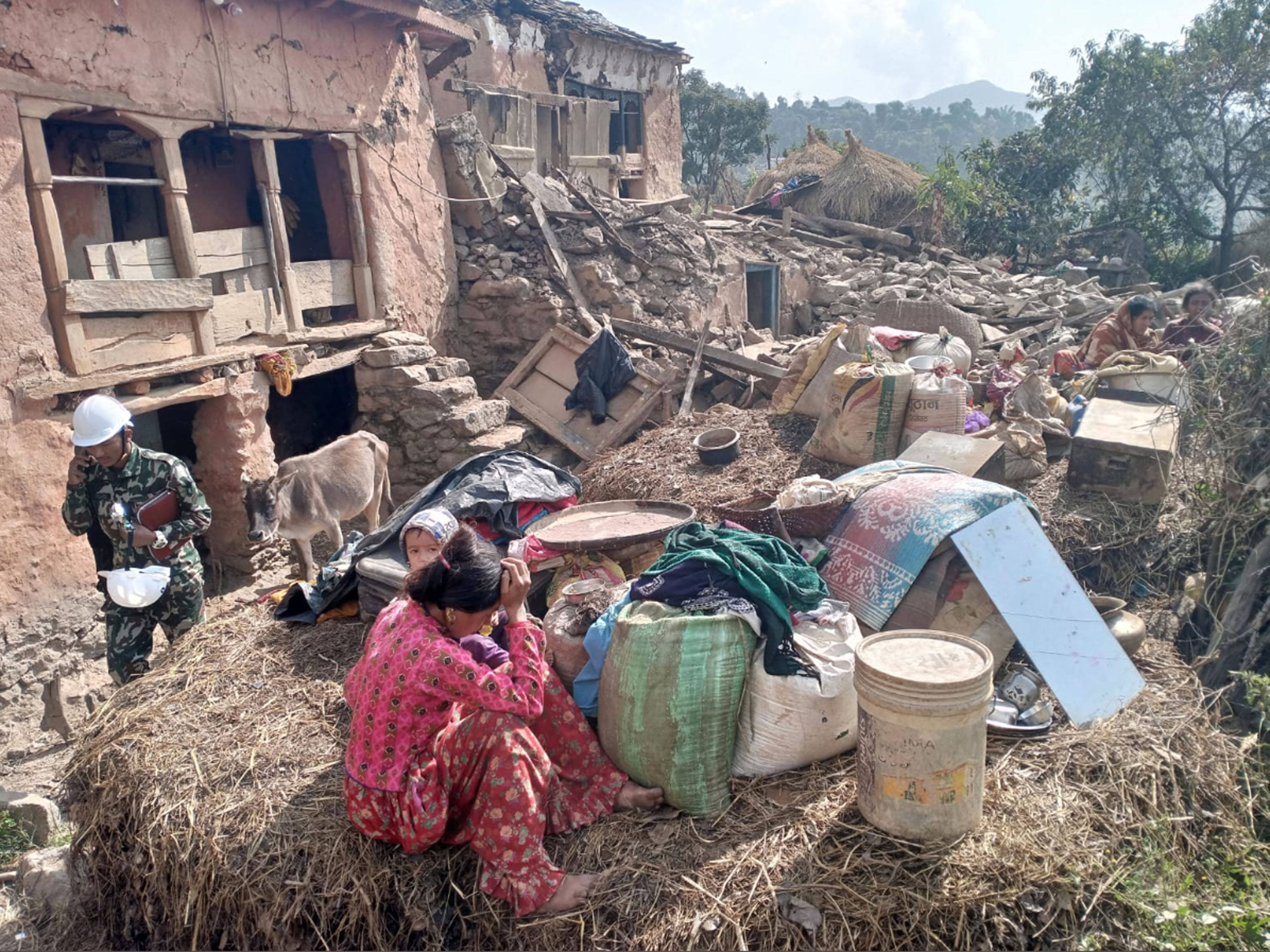 आँगनमा भूकम्पपीडित