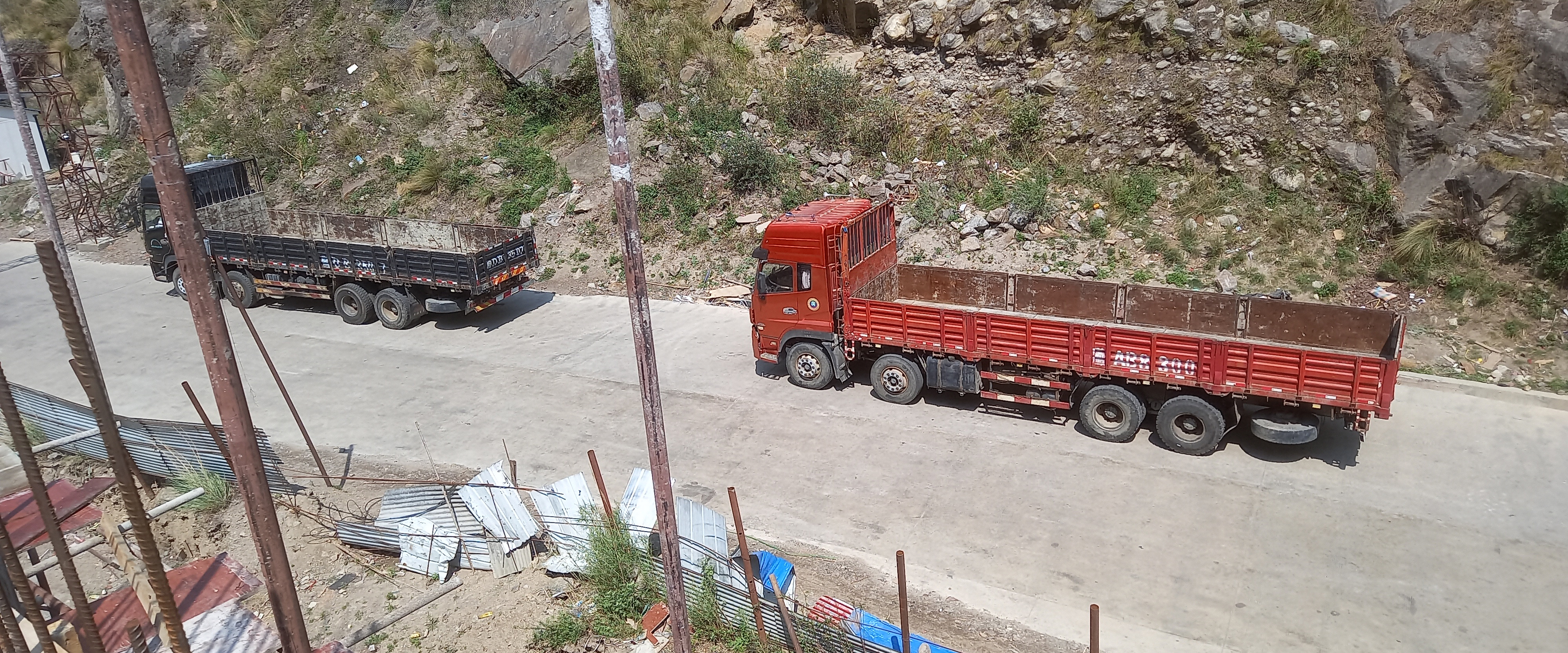नेपालमा सामान ढुवानी गर्ने चिनियाँ कन्टेनर