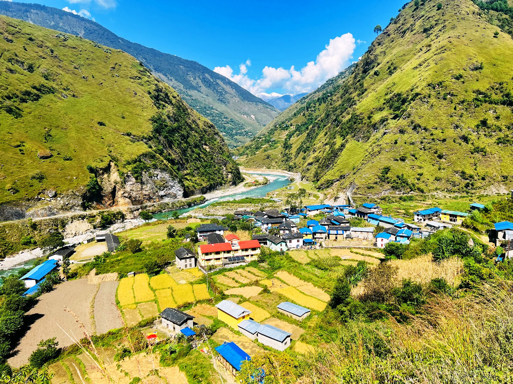 नलगाड किनारमा रहेको बस्ती