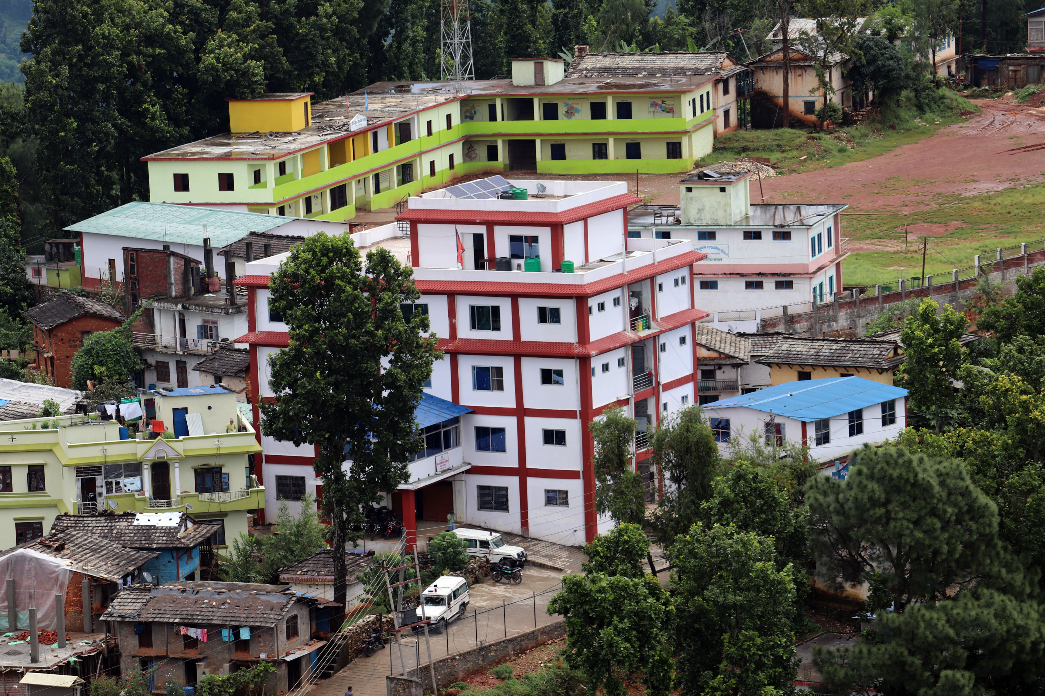 प्रशासकीय केन्द्र सञ्चालन रहेको तल्लो थाप्ले
