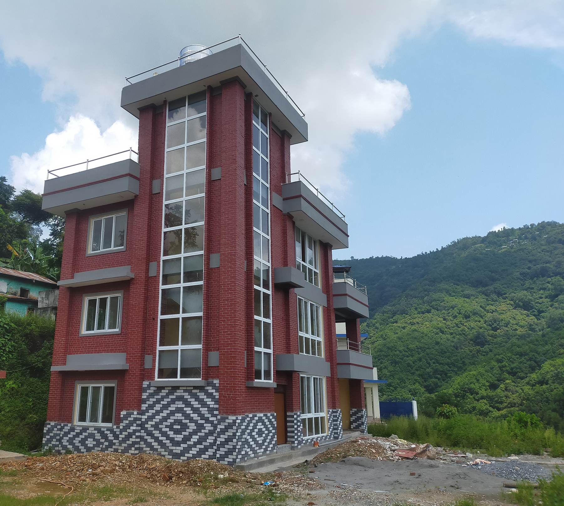 गाउँपालिकाको आवासिय भवन