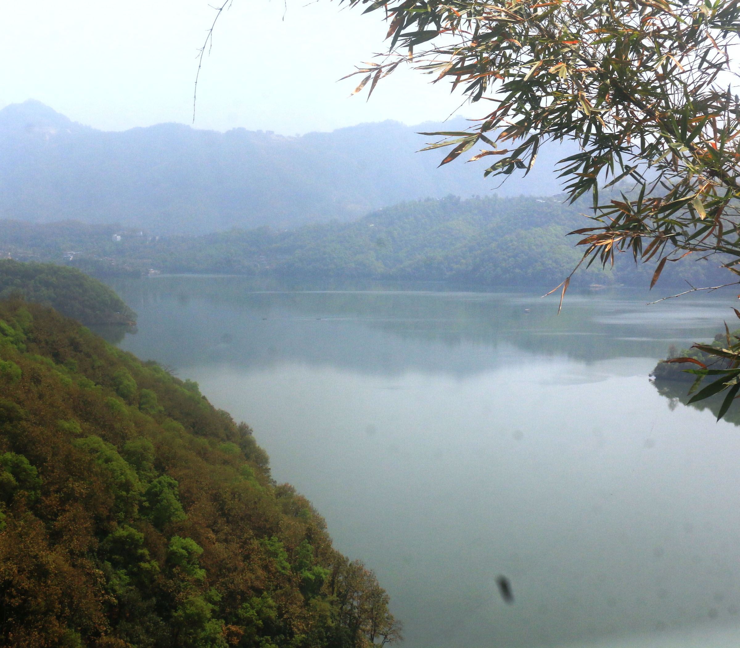 लामास्वाराबाट देखिएको बेगनास ताल