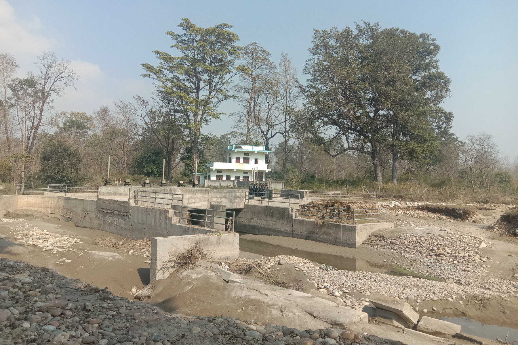 पूनर्निर्माणको पखाईमा नहर