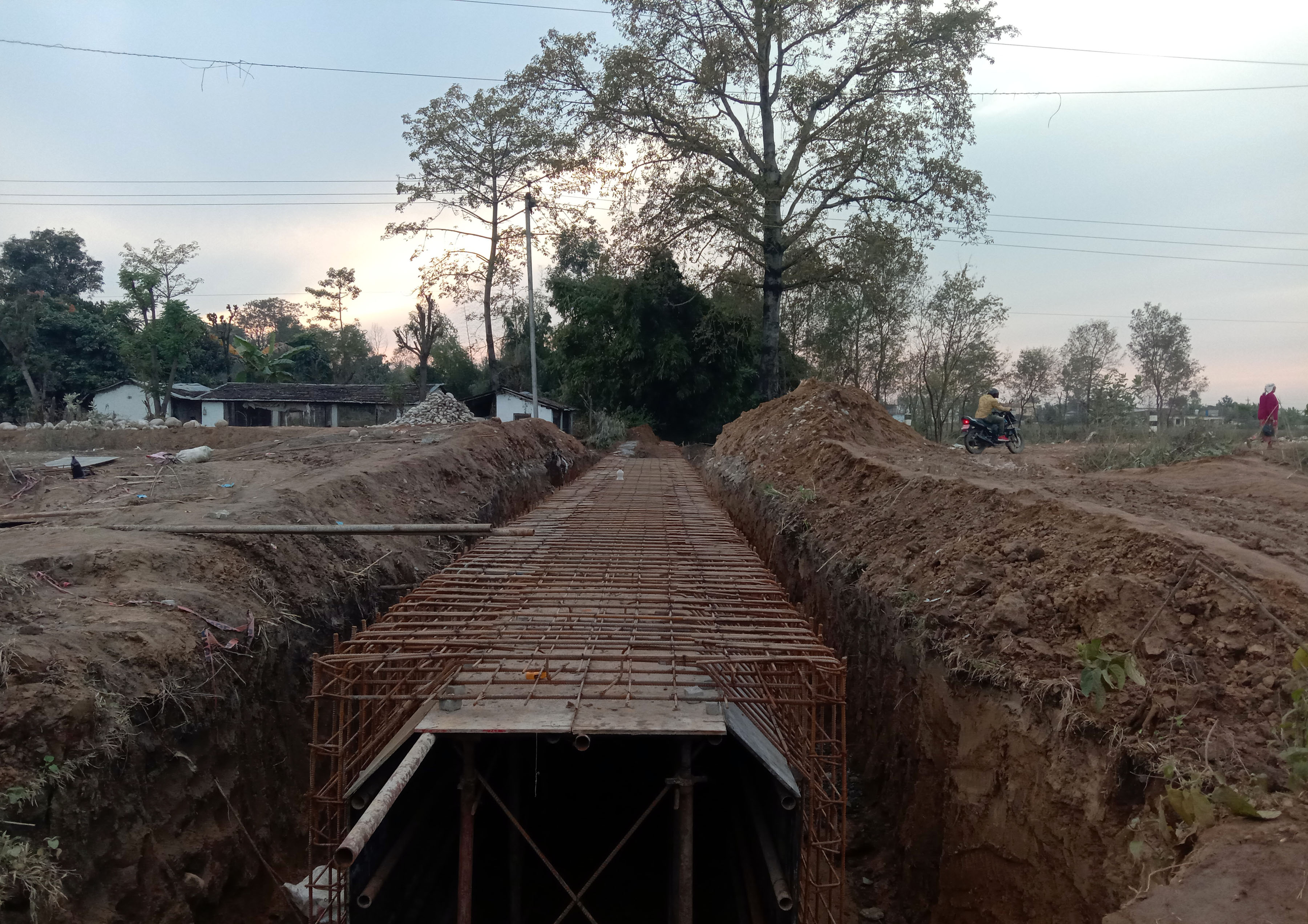 ढल निकासाका लागि नाला निर्माण