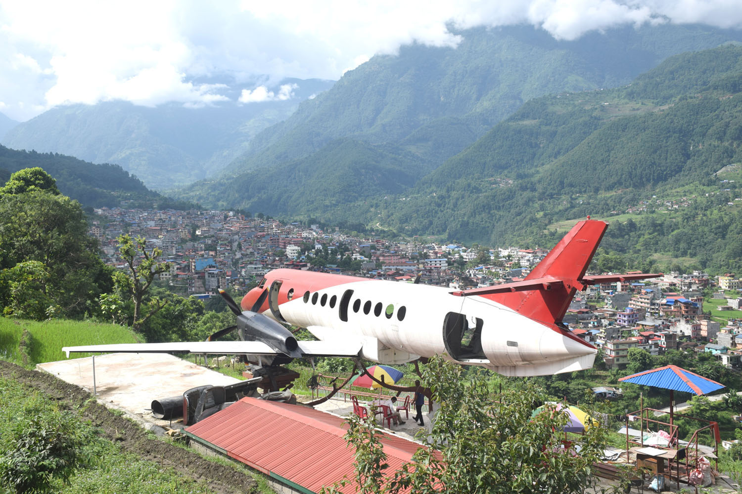 जहाजको बडीभित्रै रेस्टुरेन्ट