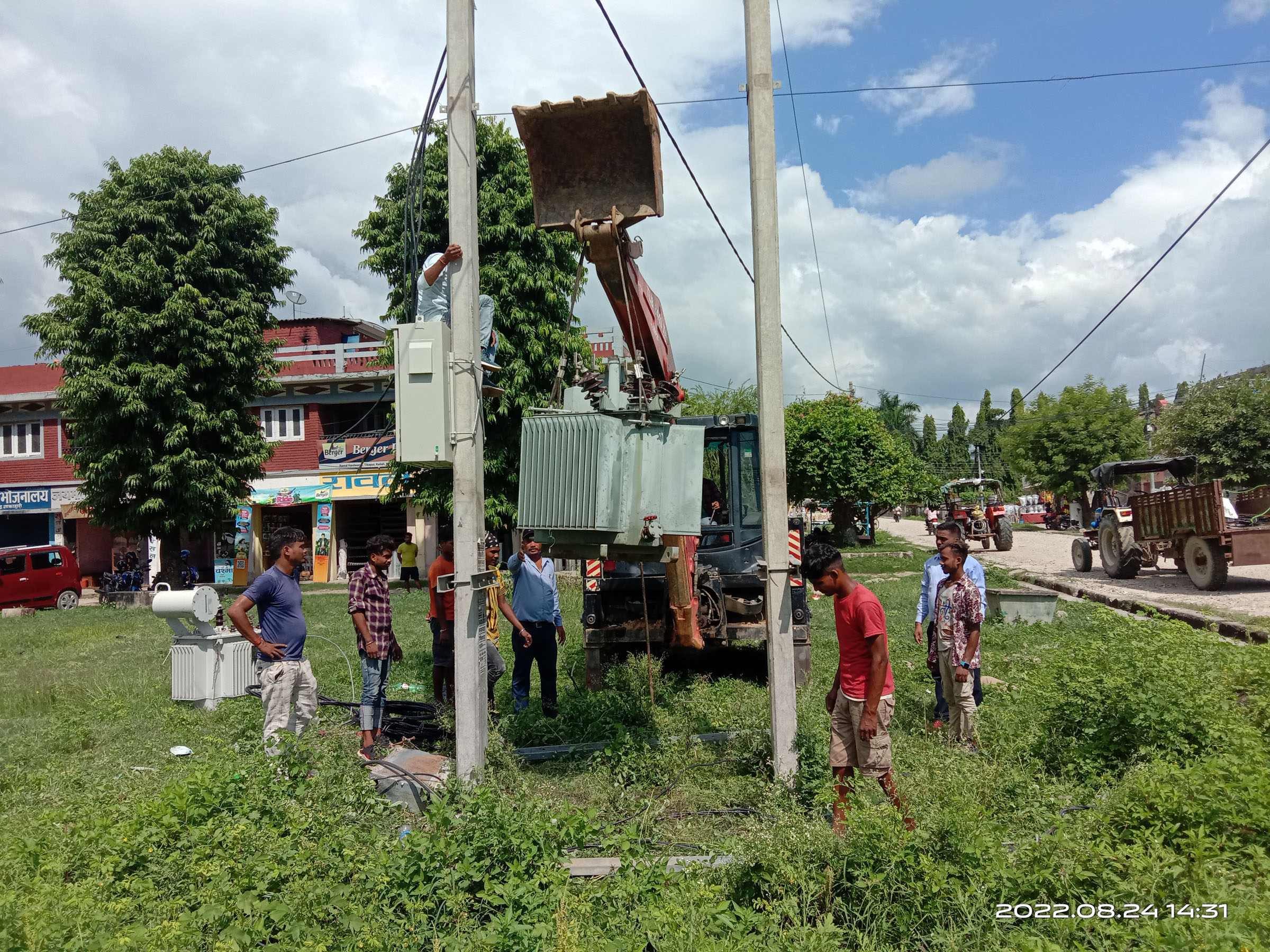 विद्युत ट्रान्सर्फमर जडान गरिँदै
