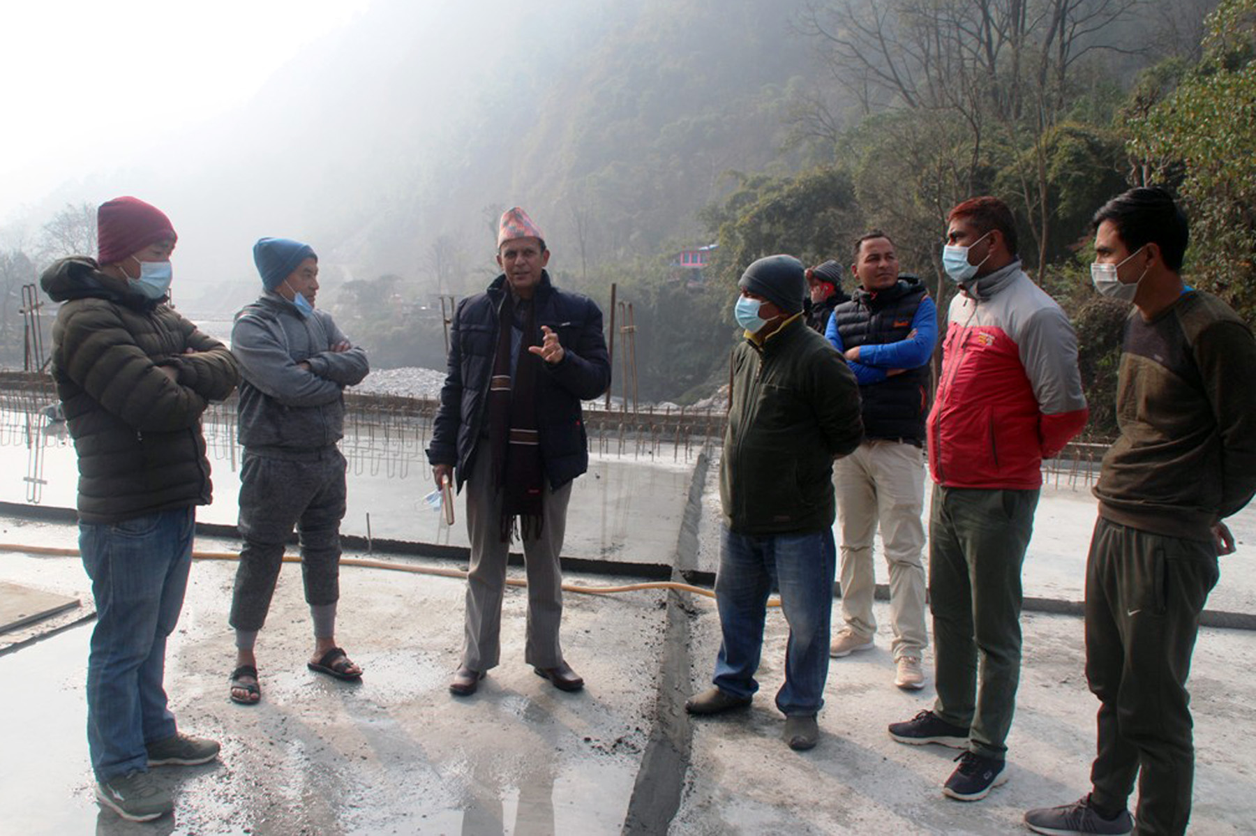 १०५ मिटर लामो निर्माणाधीन पुलको अनुगमन