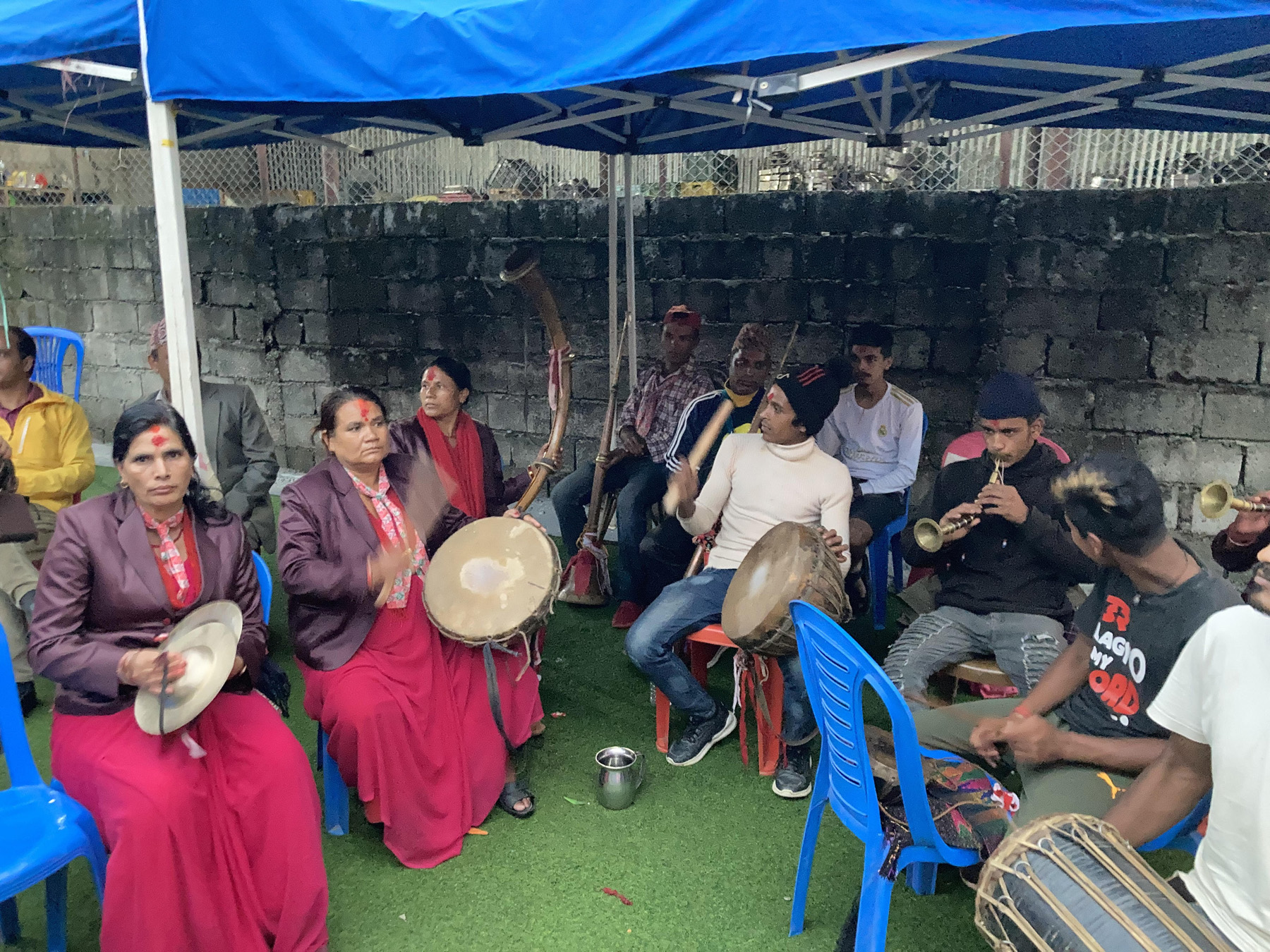 नौमती बाजा समूहमा महिला