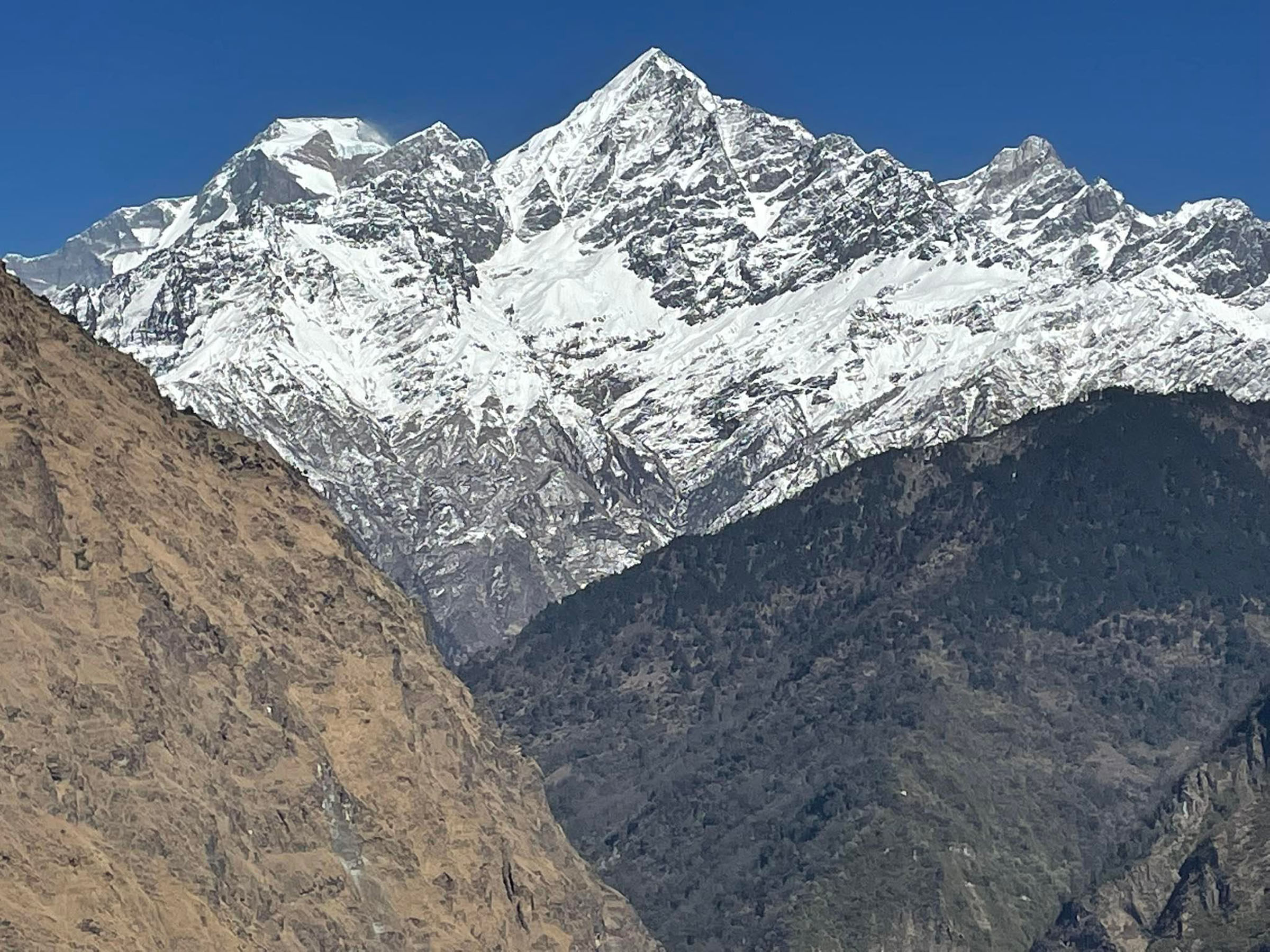 धौलागिरि पदमार्गबाट देखिएको दृश्य