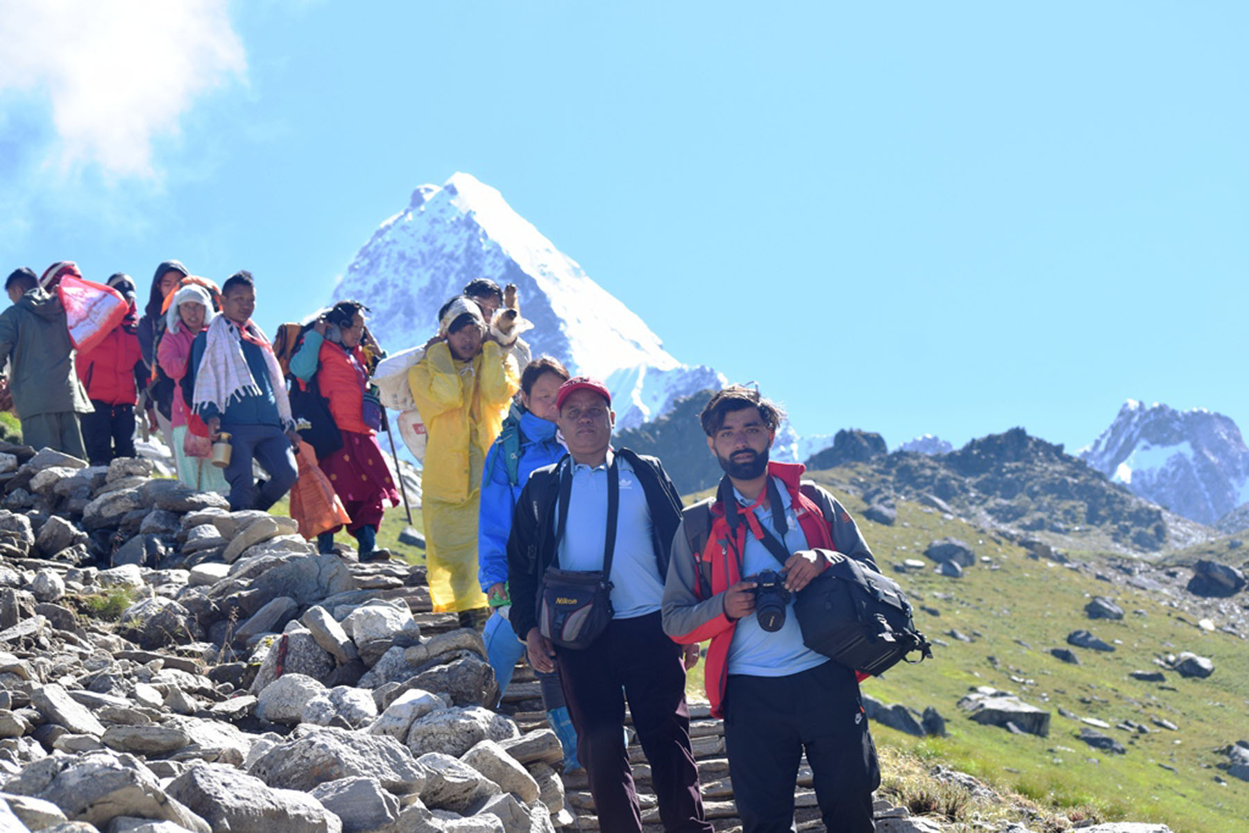 खयरबाट फर्कंदै गरेका पर्यटक