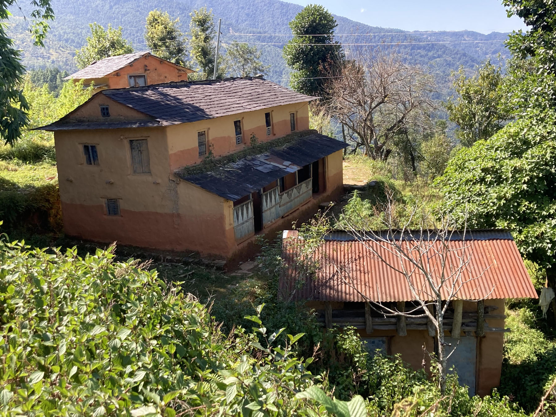 बसाइँसराइँले उजाडिएका घर