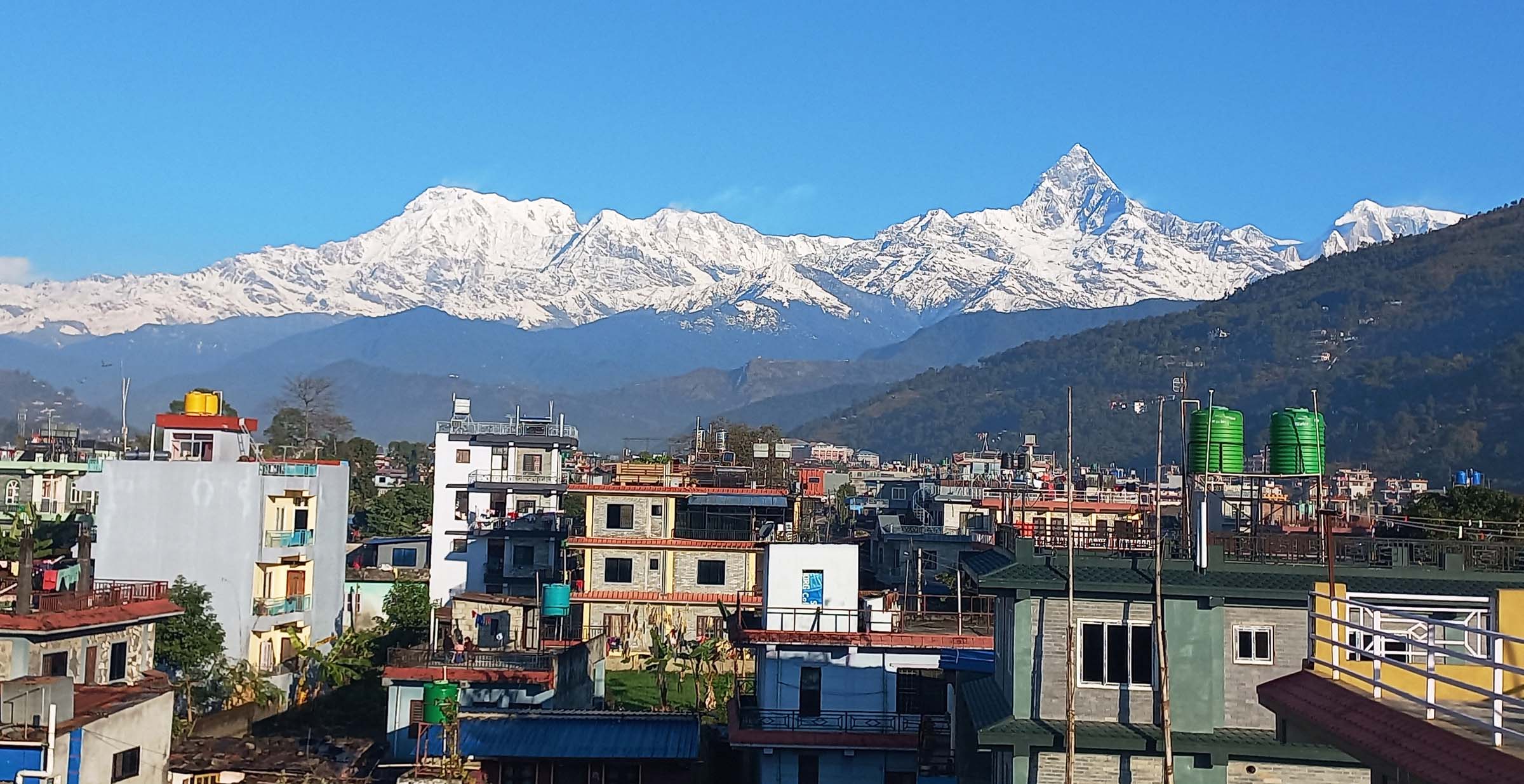 हिमशृङ्खलाको दृश्य