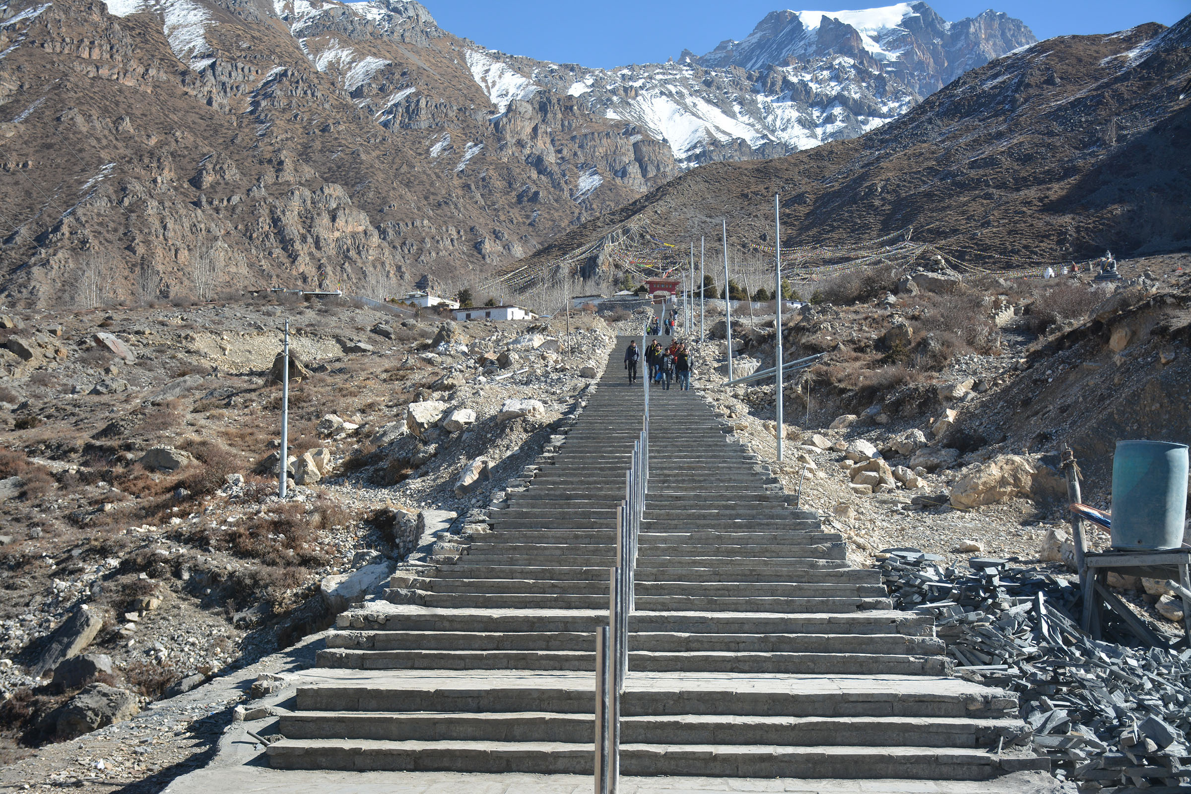 मुक्तिनाथ मन्दिर जान सिढी निर्माण