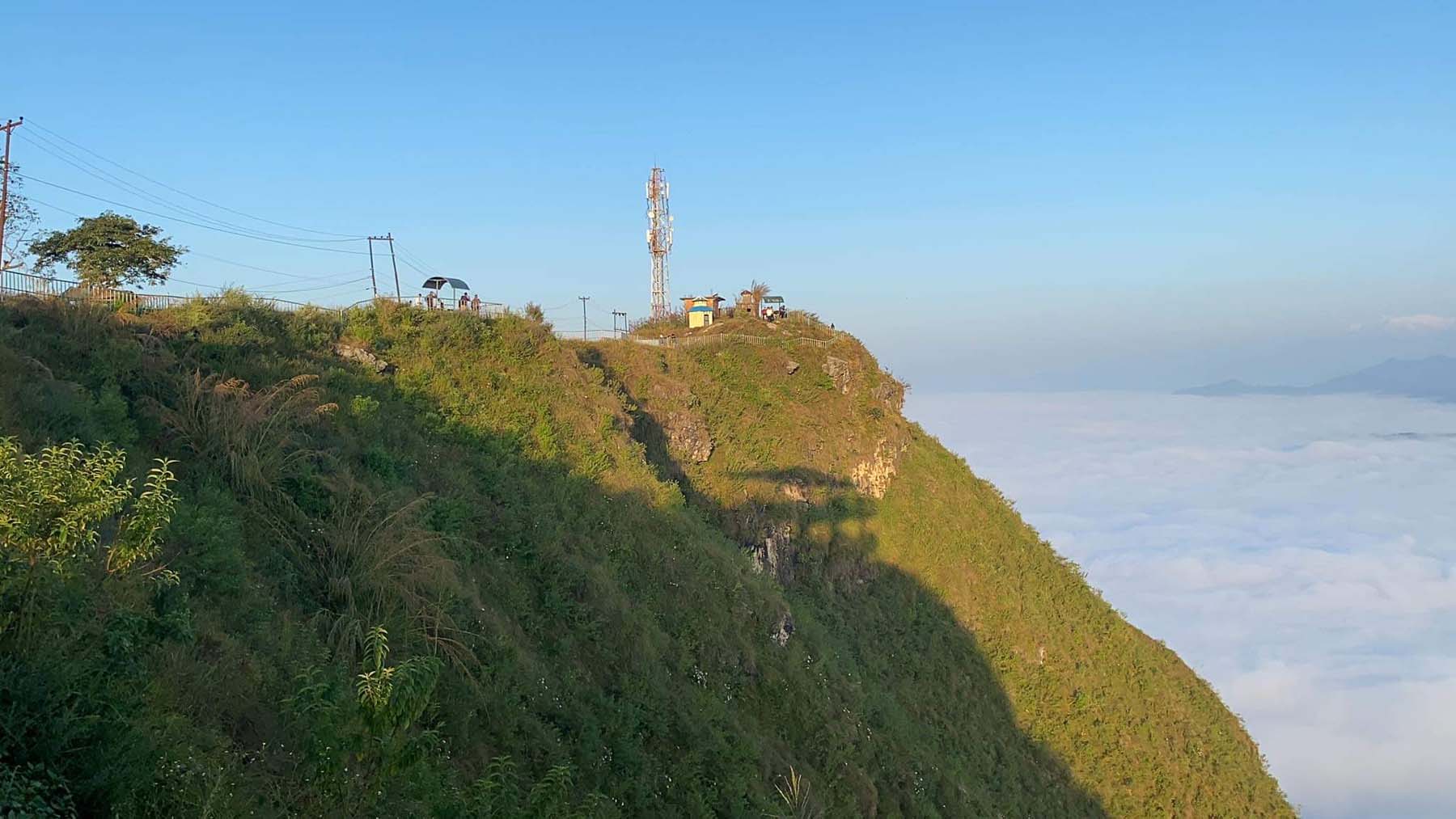 मानुङकोटमा घामको किरण