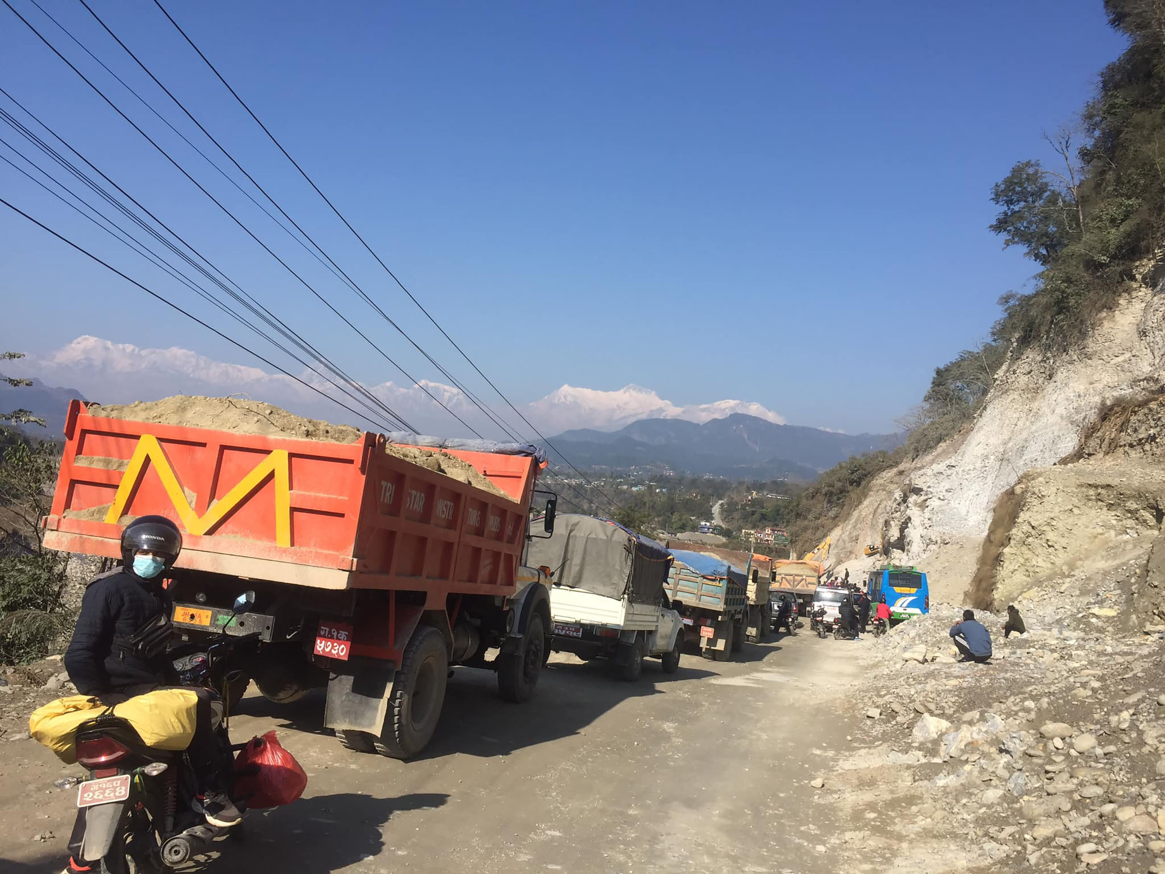 सवारीसाधनको लामबद्ध