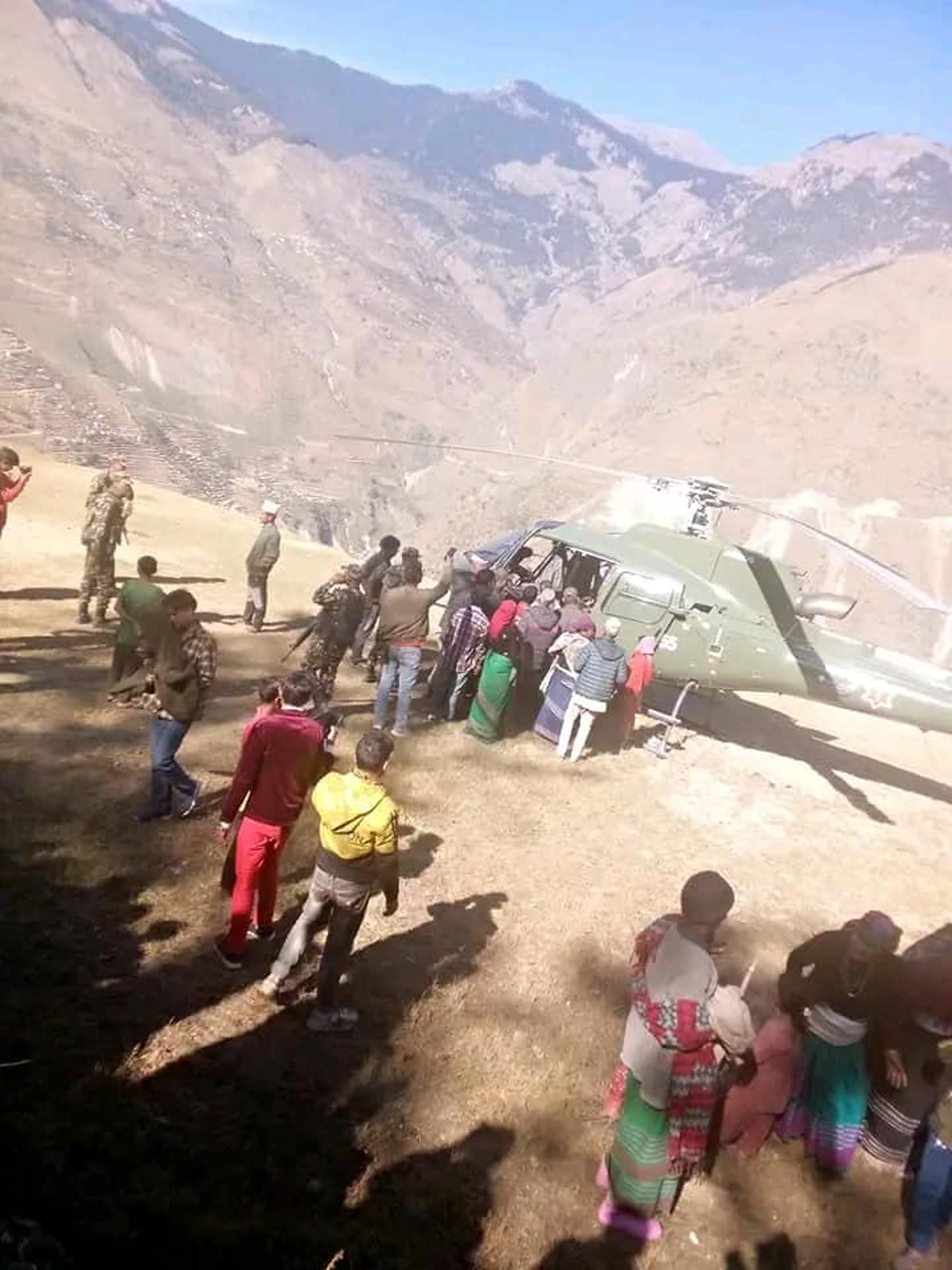 सुत्केरीको हेलिकप्टरद्वारा उद्दार