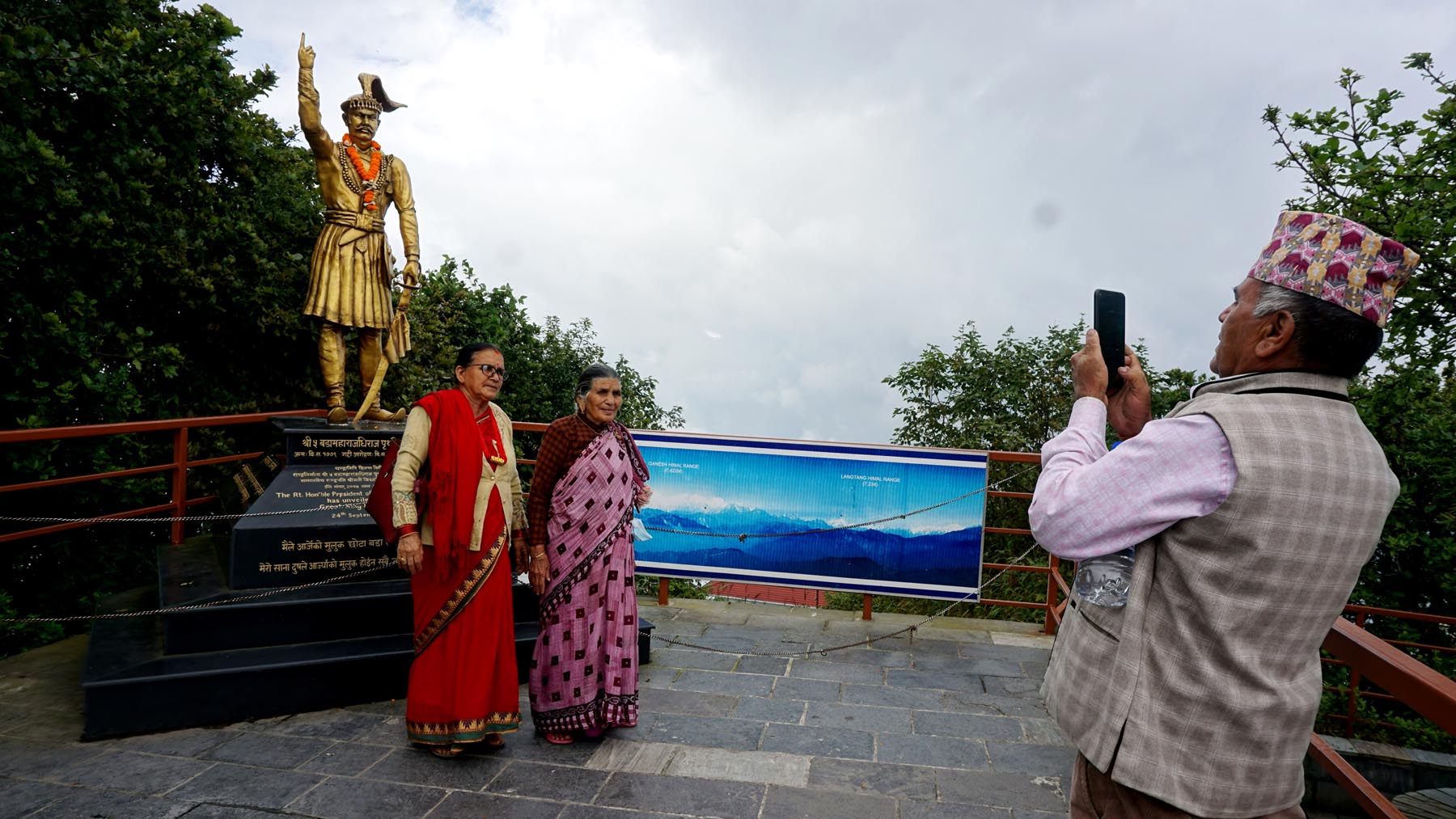 चन्द्रागिरीमा पर्यटक