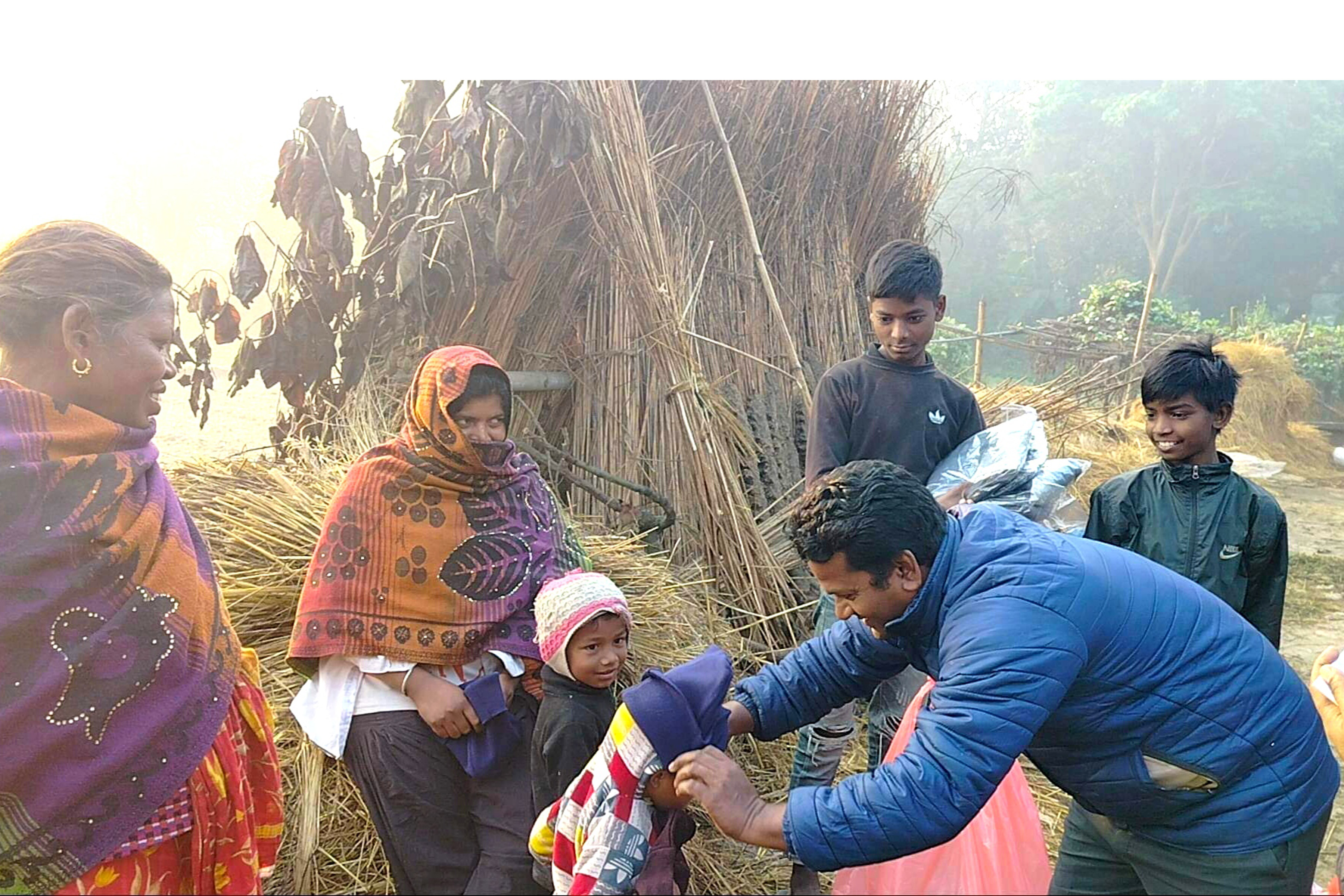 सीमान्तकृत बालबालिकालाई न्यानो कपडा