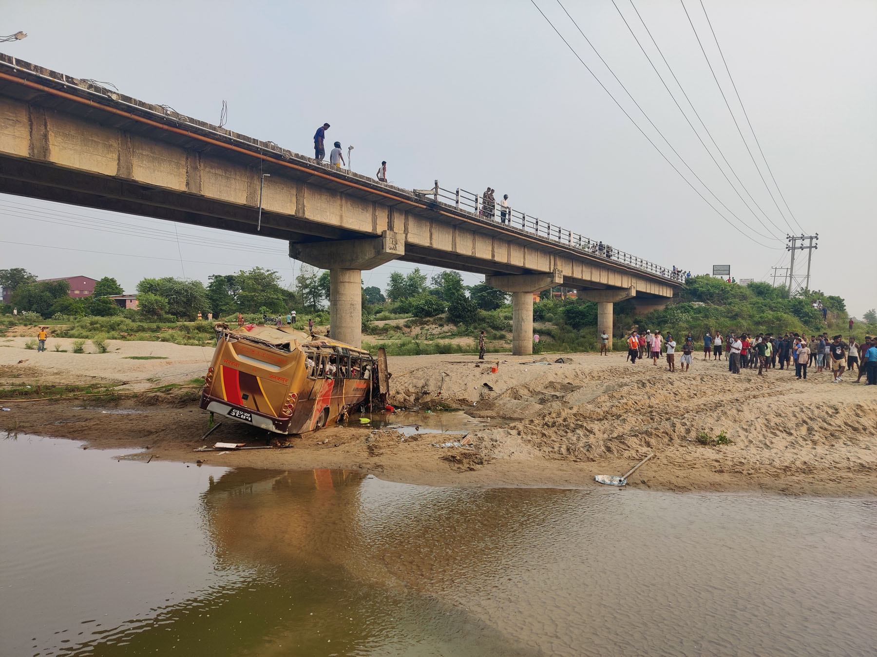 जनकपुरबाट भैरहवा हिडेको बस दुर्घटना