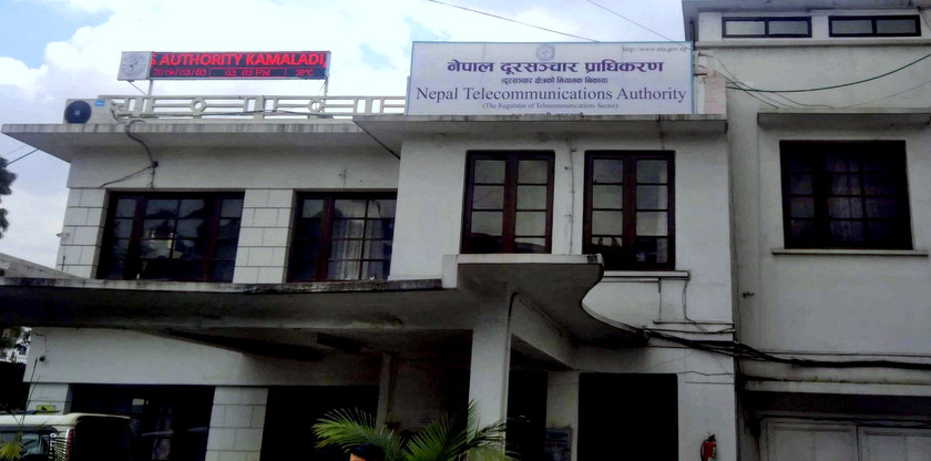 दूरसञ्चारका ८ कर्मचारीमा कोरोना, प्राधिरकणको सेवा अब अनलाइनबाट