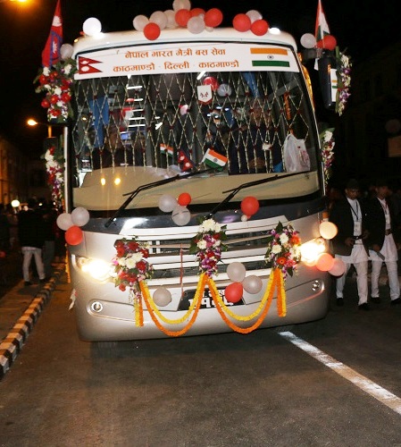५५ लाख मूल्यको कपडा बरामद