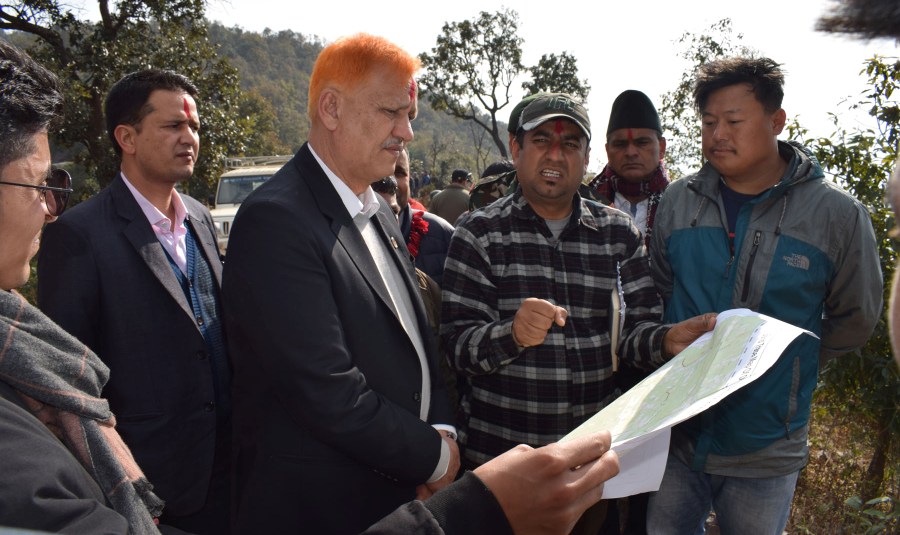 मन्त्री भट्टद्वारा देशकै सबैभन्दा ठुलो फलाम खानीको अवलोकन