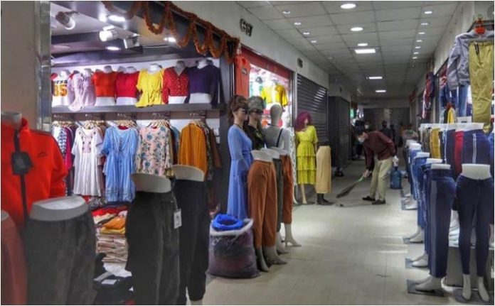 खुले पसल छैनन् ग्राहक