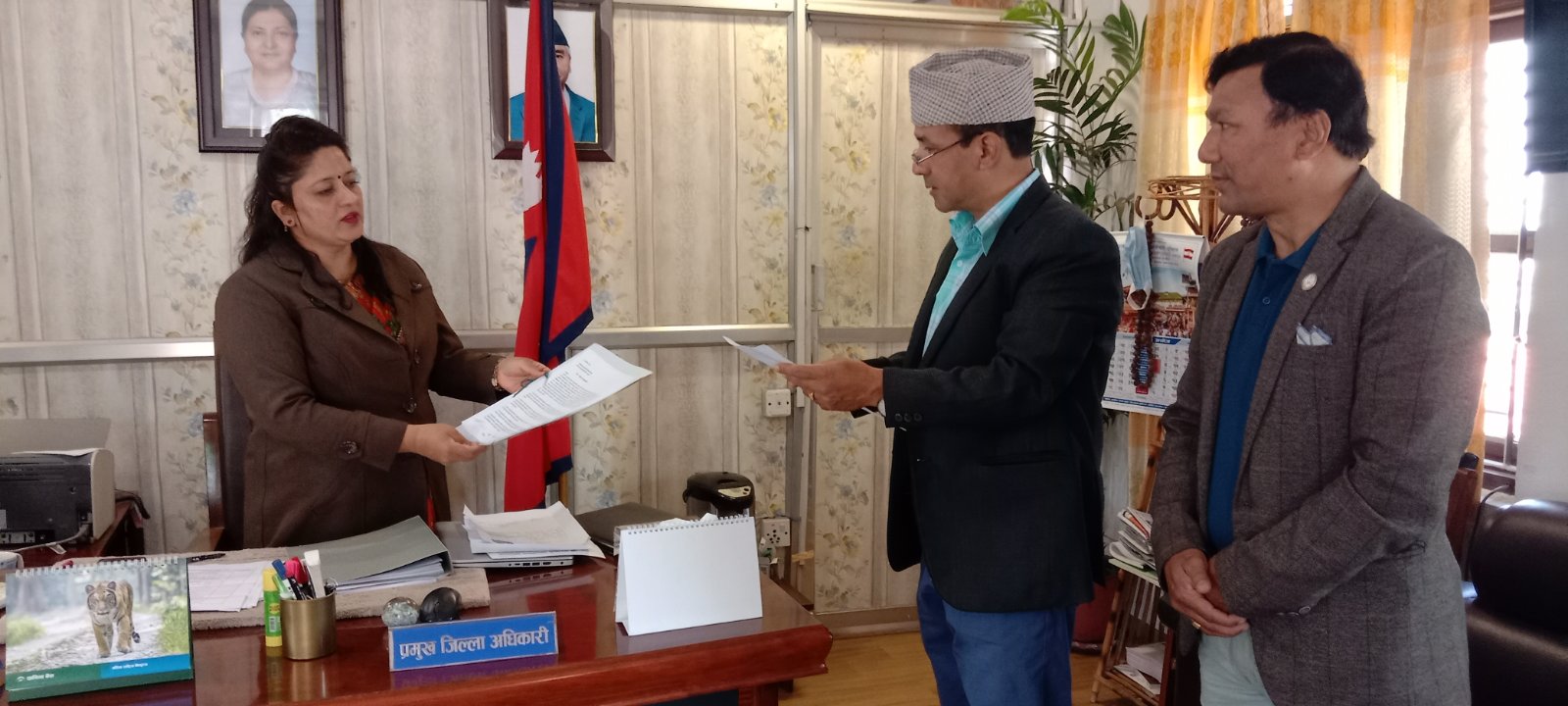 चर्काे ब्याज विरुद्ध भक्तपुरका उद्यमी व्यवसायीद्धारा  ज्ञापनपत्र पेश