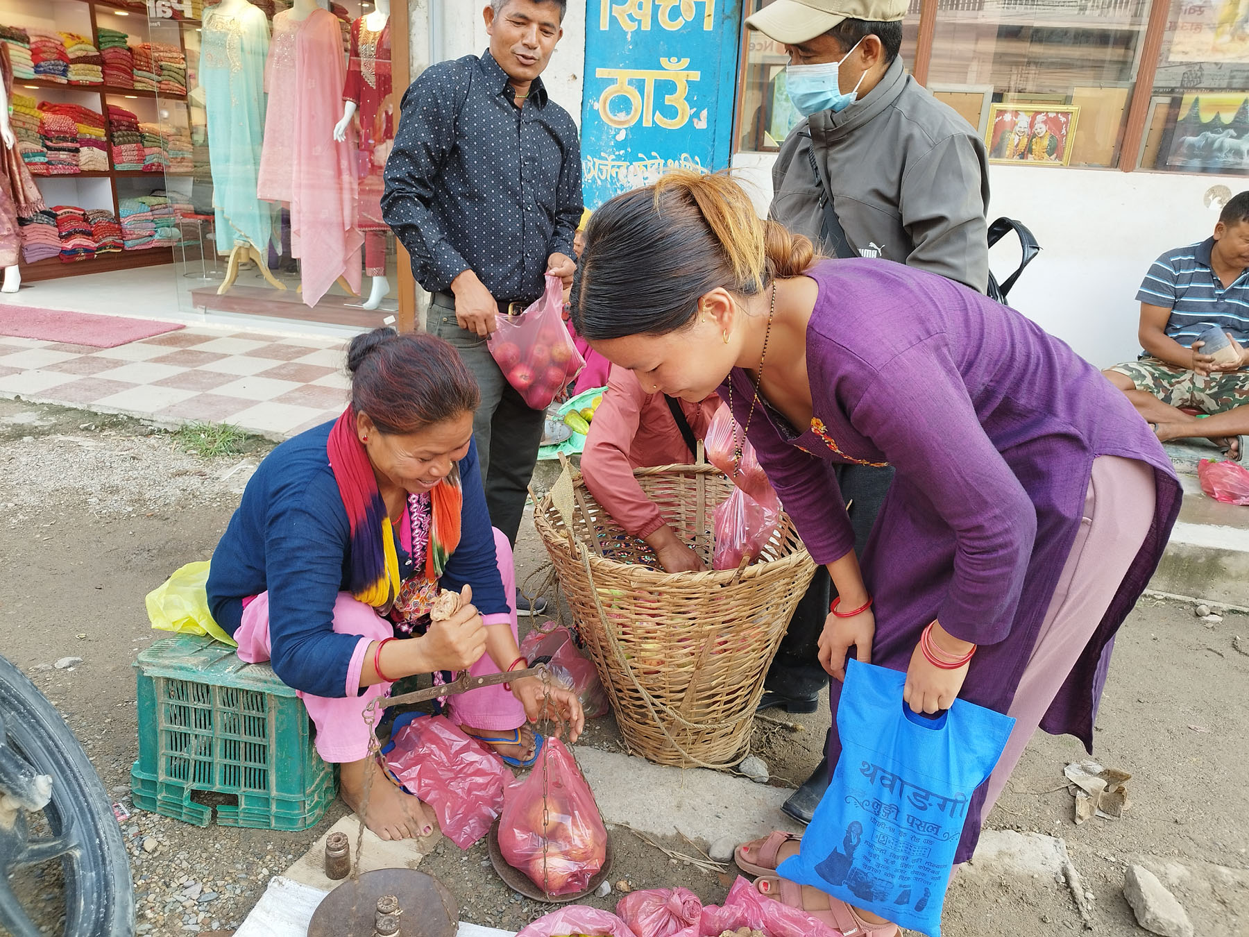 जुम्लाको स्याउ दाङमा